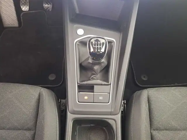Volkswagen Golf view 14