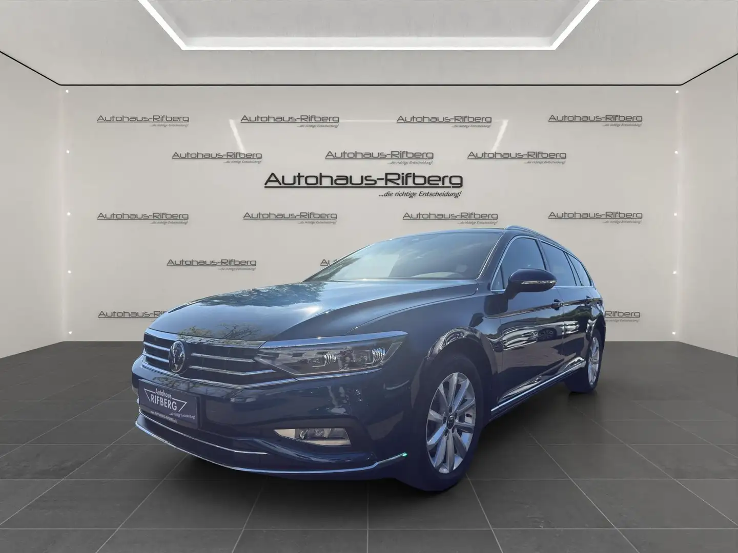 Volkswagen Passat Variant 2,0 TDI DSG Elegance PanD/Matrix Синій - 1