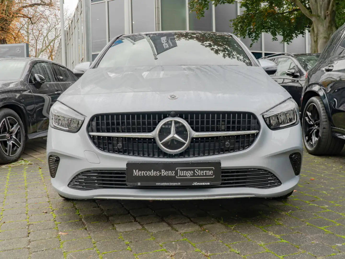 Mercedes-Benz B 180 Progressive/LED/Cam/Pano/AHK/Totw/Winter Silber - 2