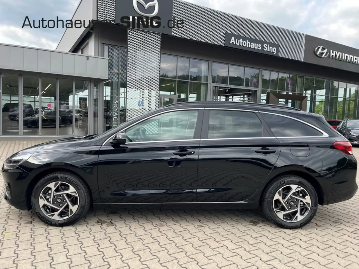 Hyundai i30 M-Hybrid Navi LED Kamera SHZ PDC CarPlay Noir - 2