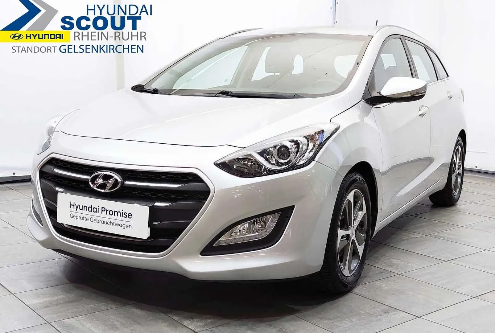 Hyundai i30 cw i30 Kombi 1.4 Navi SHZ PDC Silber - 1