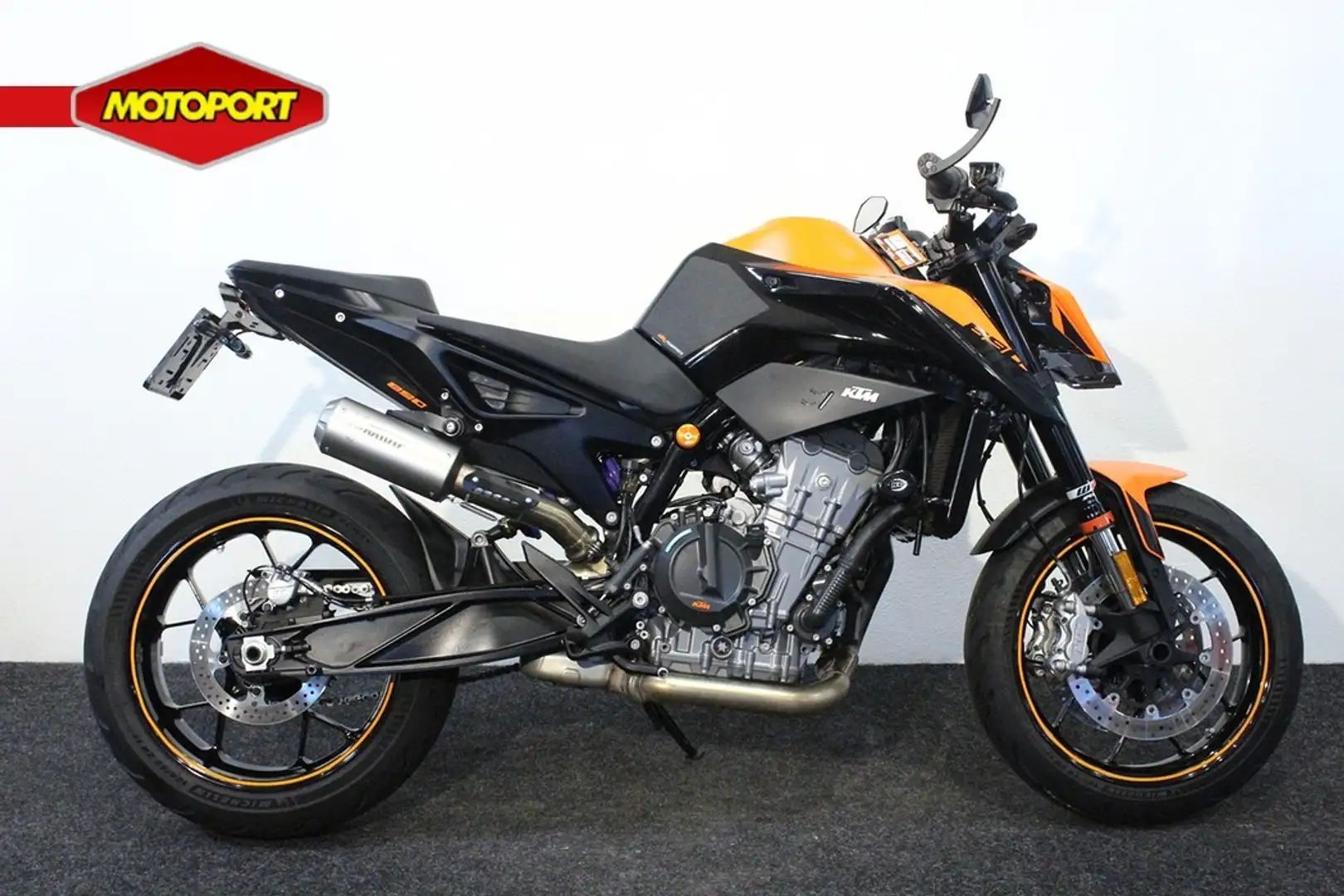 KTM 890 Duke Oranje - 1