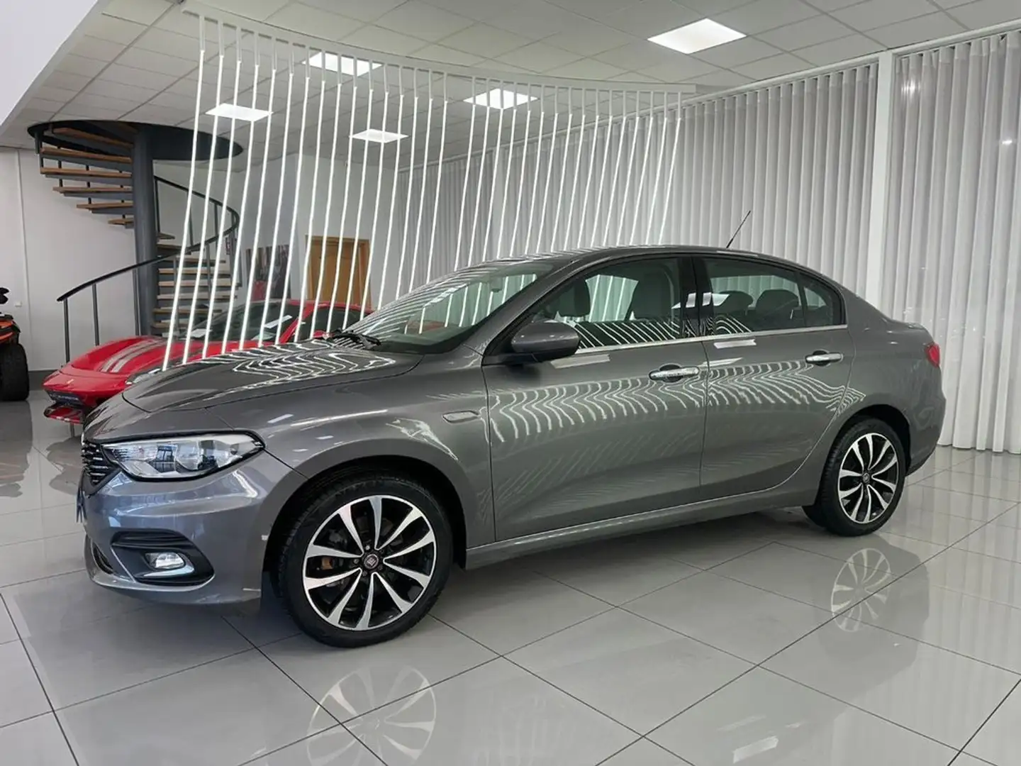 Fiat Tipo Sedán 1.4 Lounge Gris - 2
