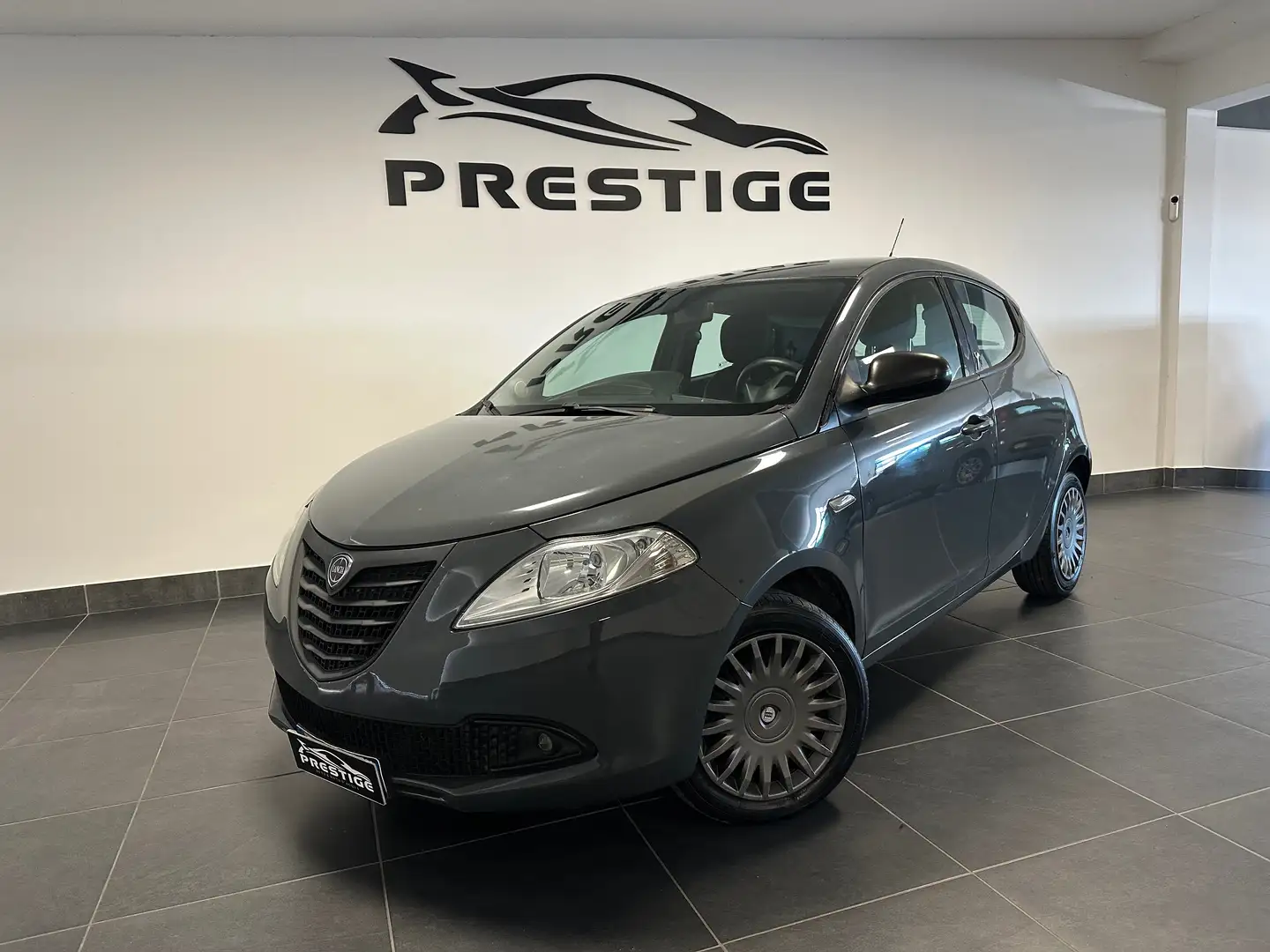 Lancia Ypsilon YPSILON 1.3 MJT 95CV NEOPATENTATI ELEFANTINO S Grijs - 1