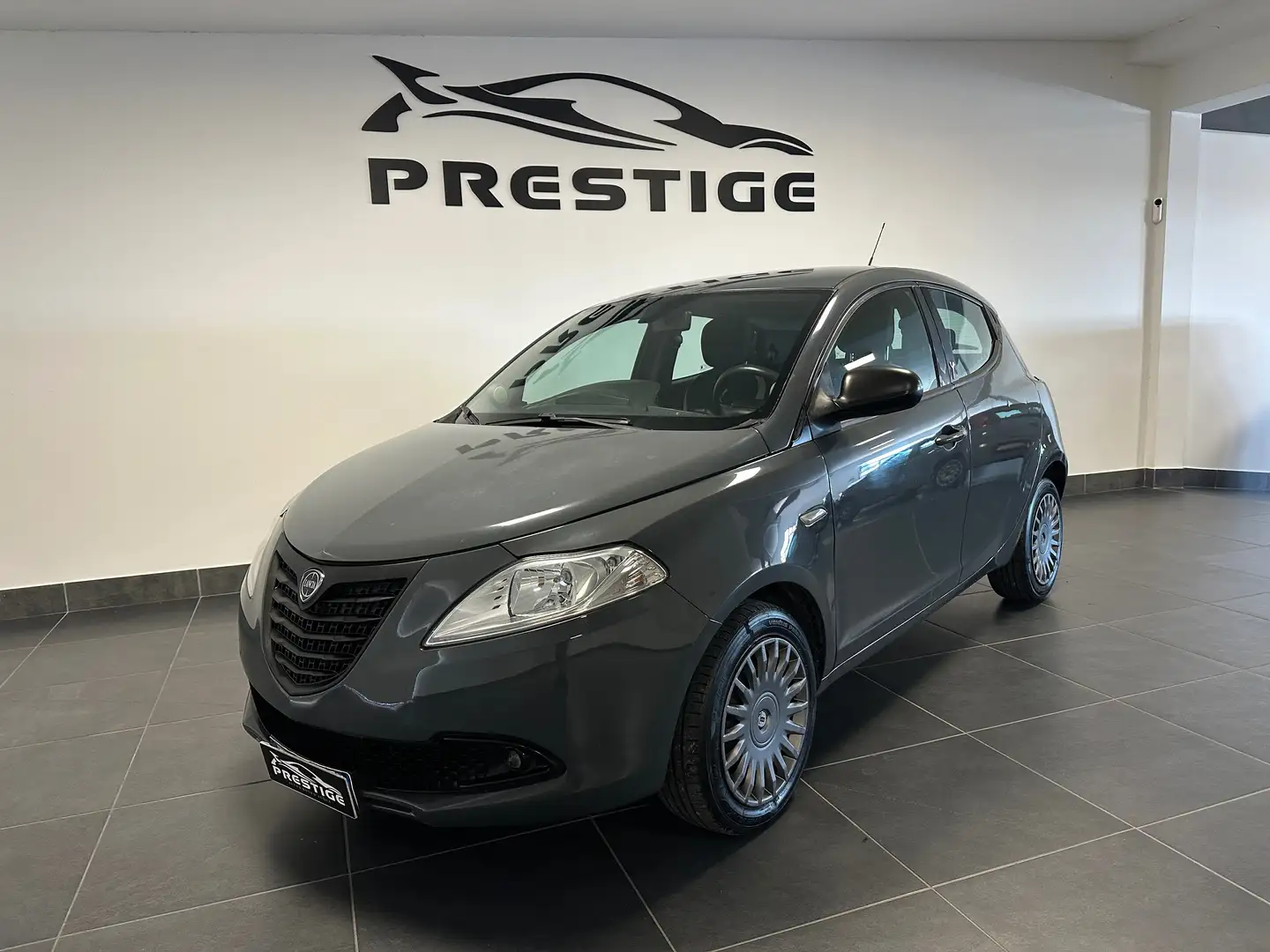 Lancia Ypsilon YPSILON 1.3 MJT 95CV NEOPATENTATI ELEFANTINO S Grijs - 2