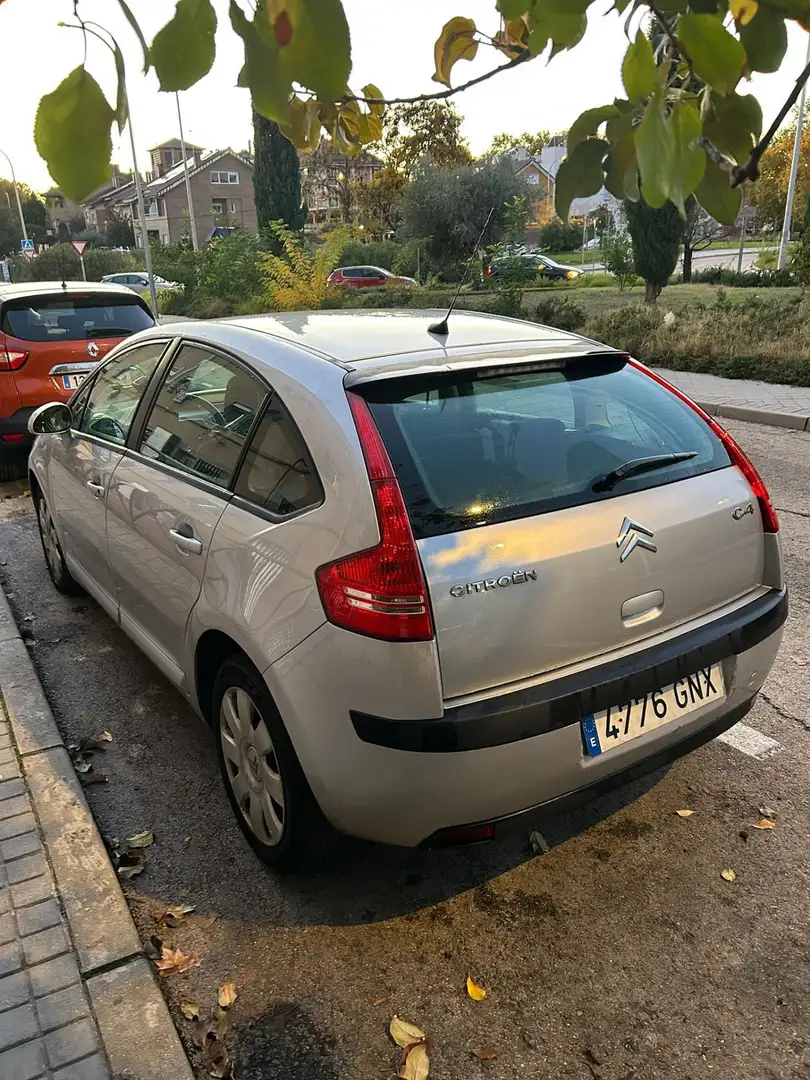 Citroen C4 1.4i 16v LX - 2