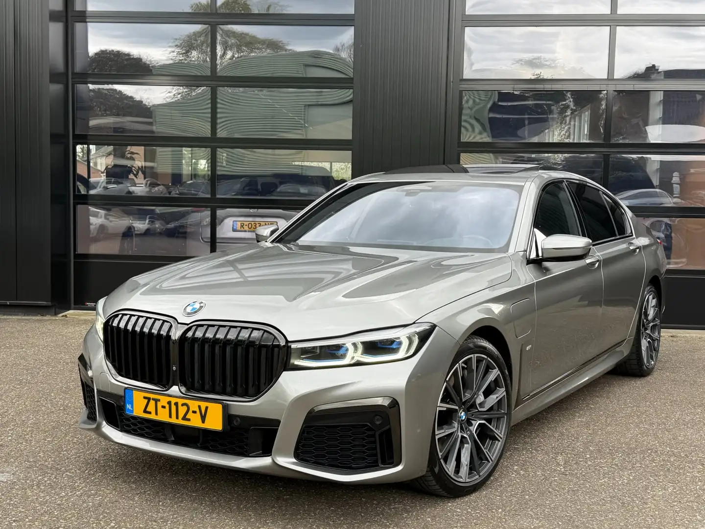 BMW 745 7-Serie 745e M-Sport Shadowline Schuifdak Doningto Grau - 1