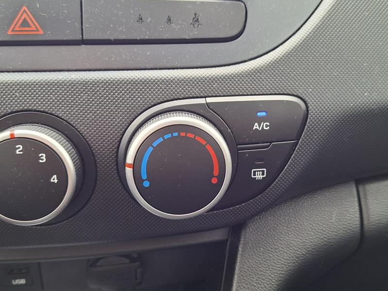 Hyundai i10 1.0i Comfort Cruise control/ Bluetooth — photo 14