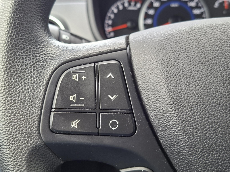 Hyundai i10 1.0i Comfort Cruise control/ Bluetooth — photo 9