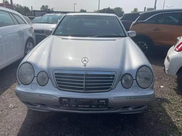 Mercedes-Benz E 320 Avantgarde TÜV neu Automatik