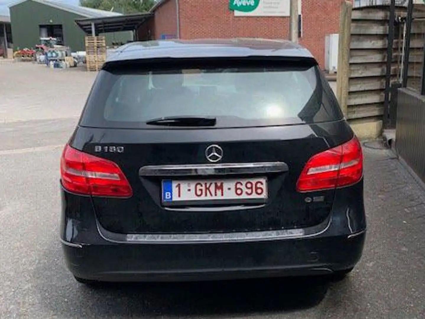 Mercedes-Benz B 180 B 180 (BlueEFFICIENCY) Zwart - 2