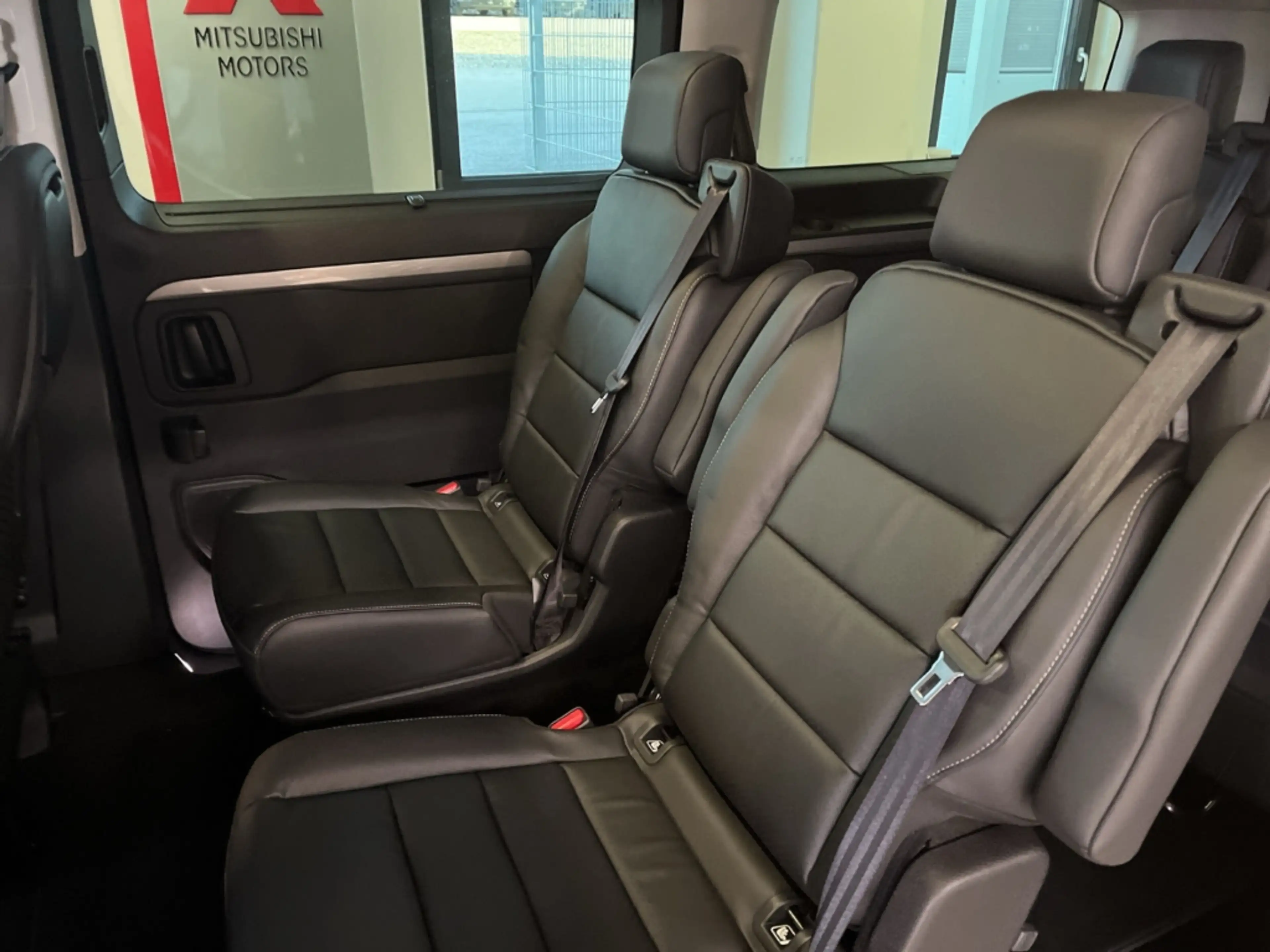 Opel Zafira Life GS 2.2 BlueHDI XL EAT8 Drehstühle AHK PANO KAM — photo 13