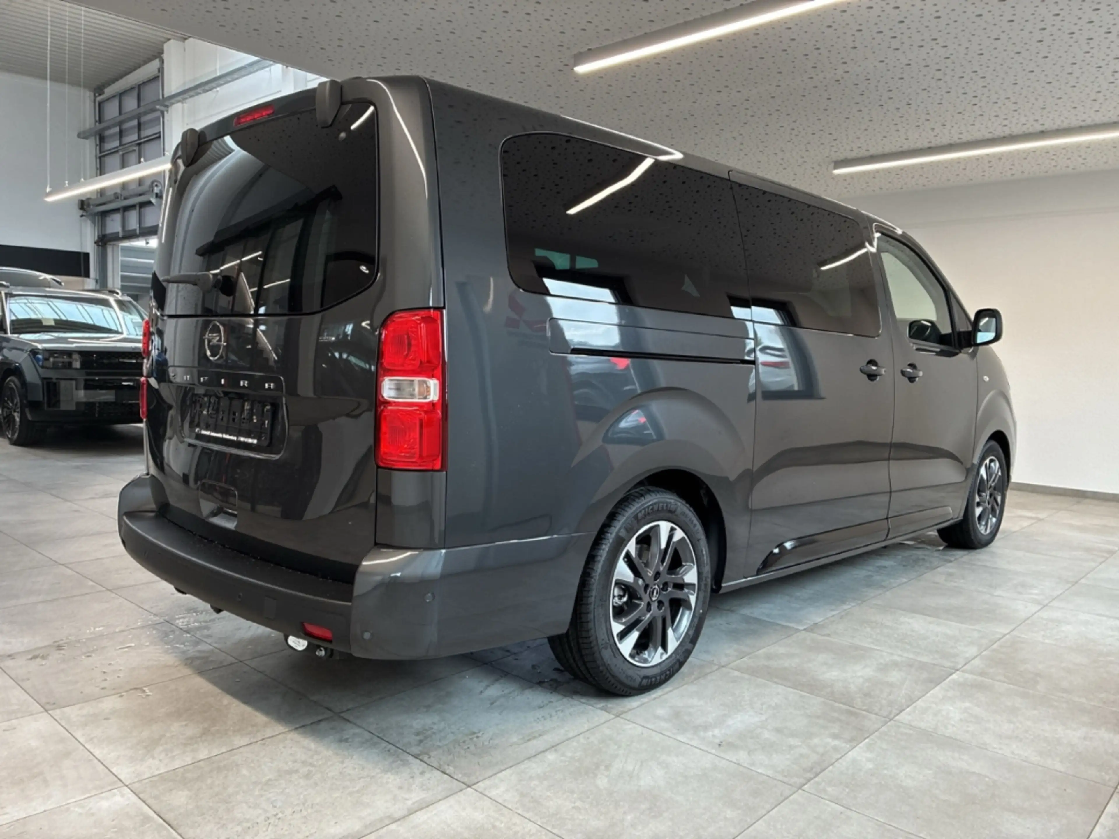 Opel Zafira Life GS 2.2 BlueHDI XL EAT8 Drehstühle AHK PANO KAM — photo 4