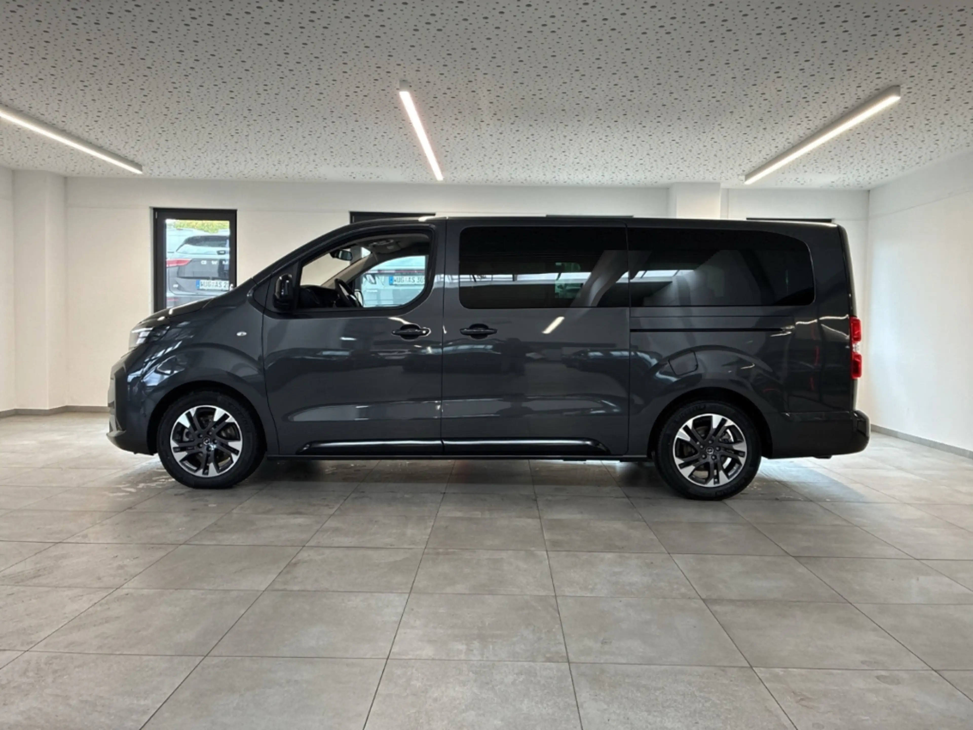 Opel Zafira Life GS 2.2 BlueHDI XL EAT8 Drehstühle AHK PANO KAM — photo 2