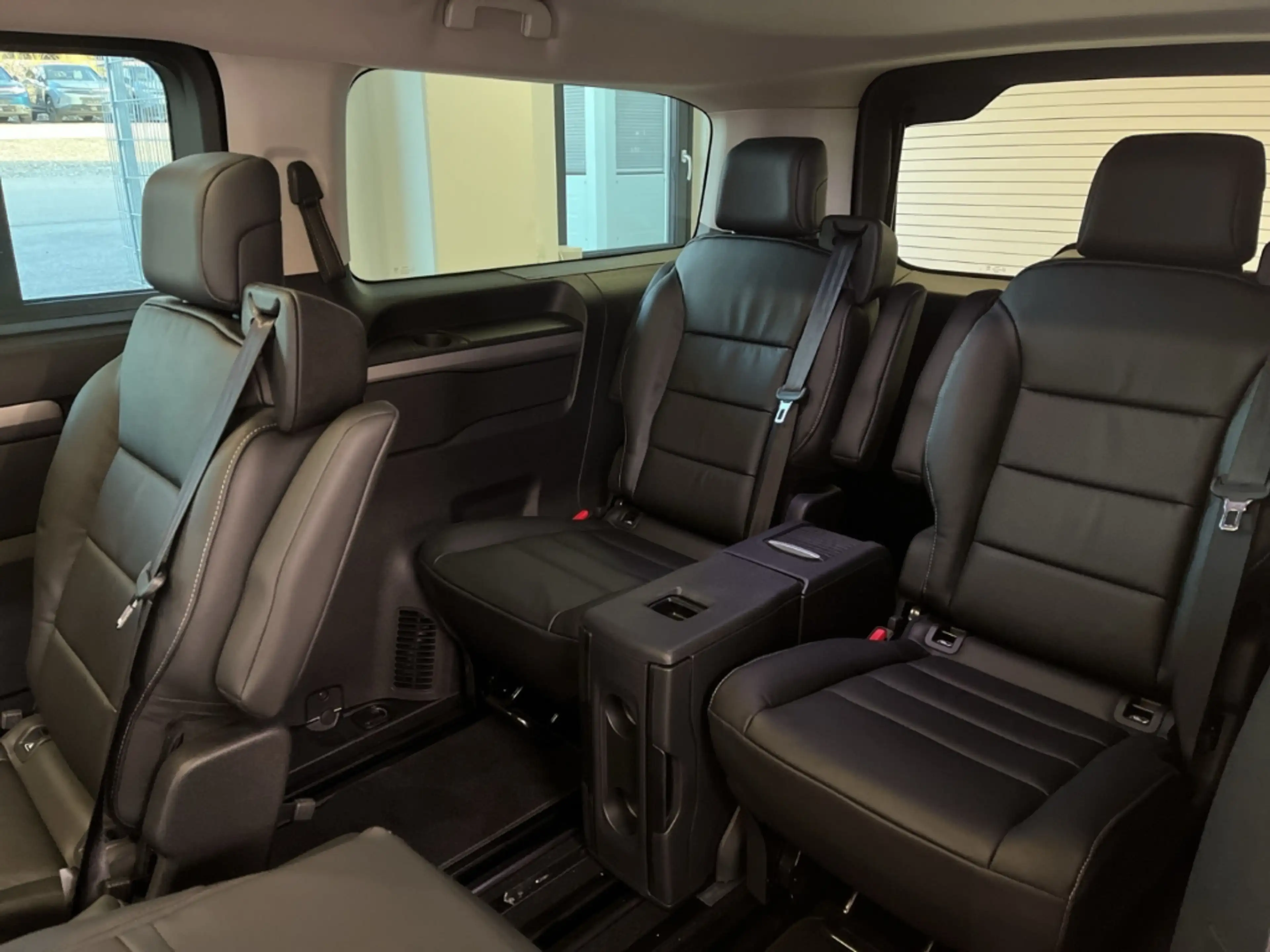 Opel Zafira Life GS 2.2 BlueHDI XL EAT8 Drehstühle AHK PANO KAM — photo 12