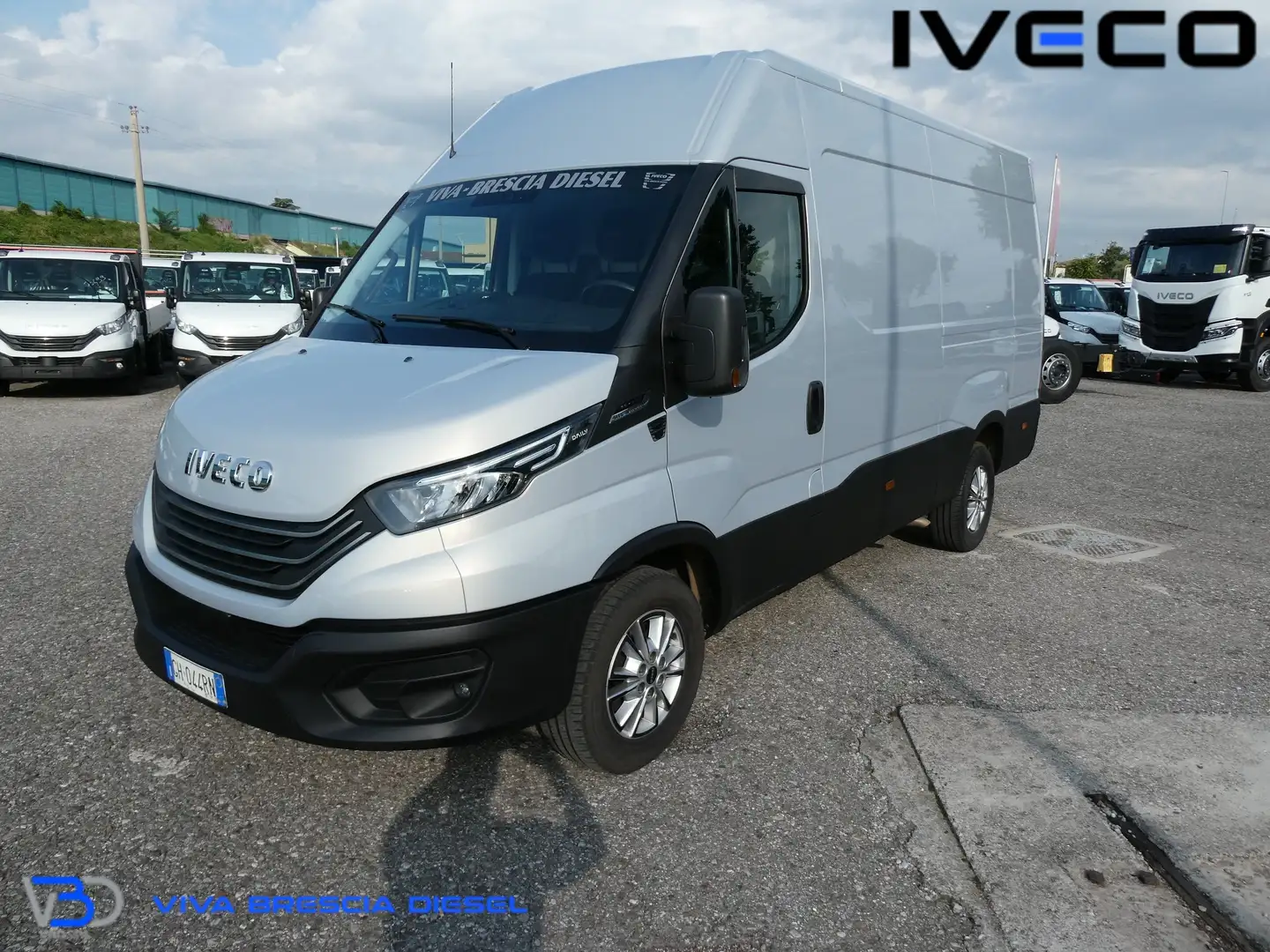 Iveco Daily 35S14 FURGONE 3520L h2 automatico Argento - 1