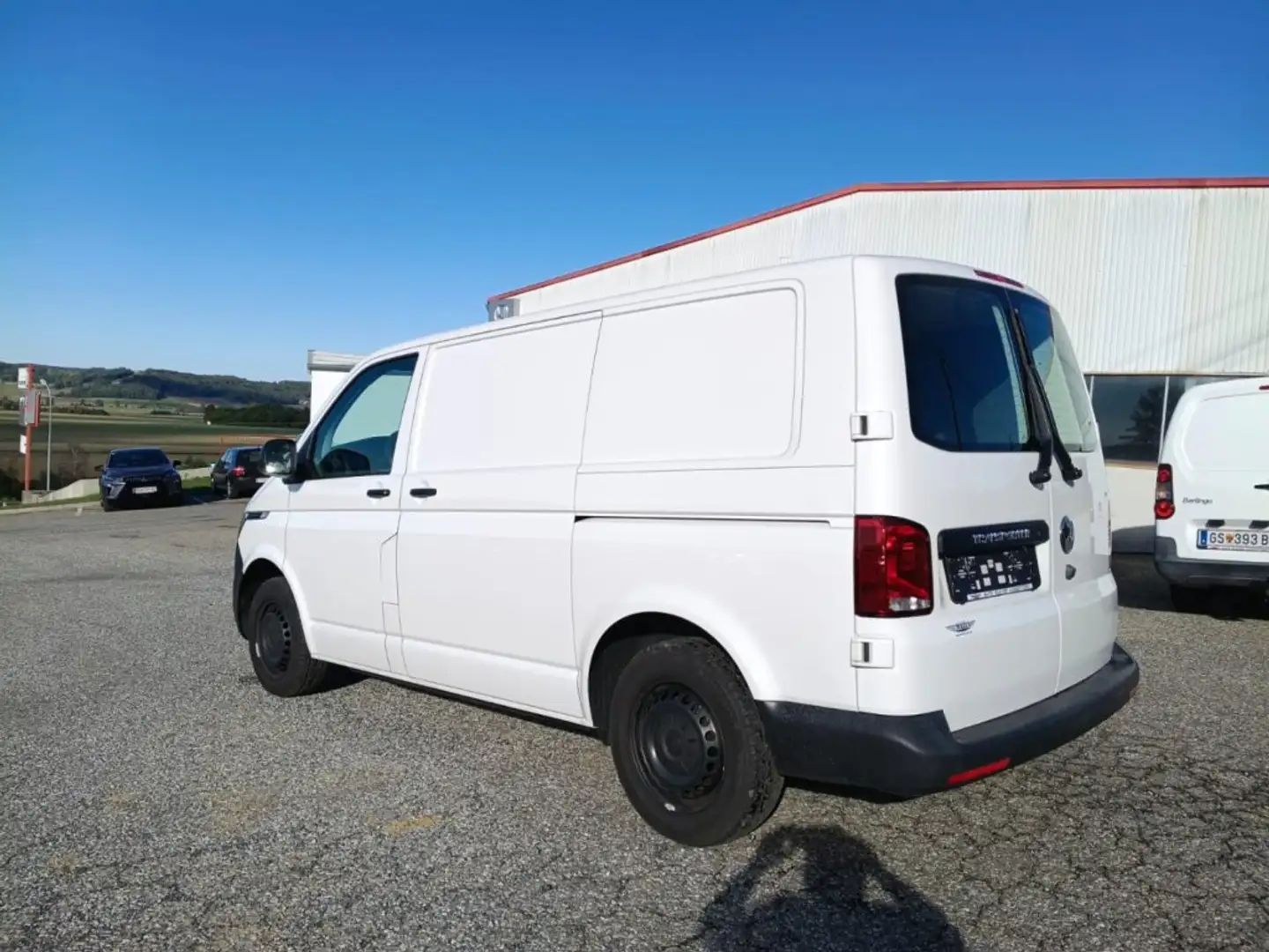 Volkswagen Transporter T6 2,0 ENTRY TDI mit Servicehistorie Weiß - 2