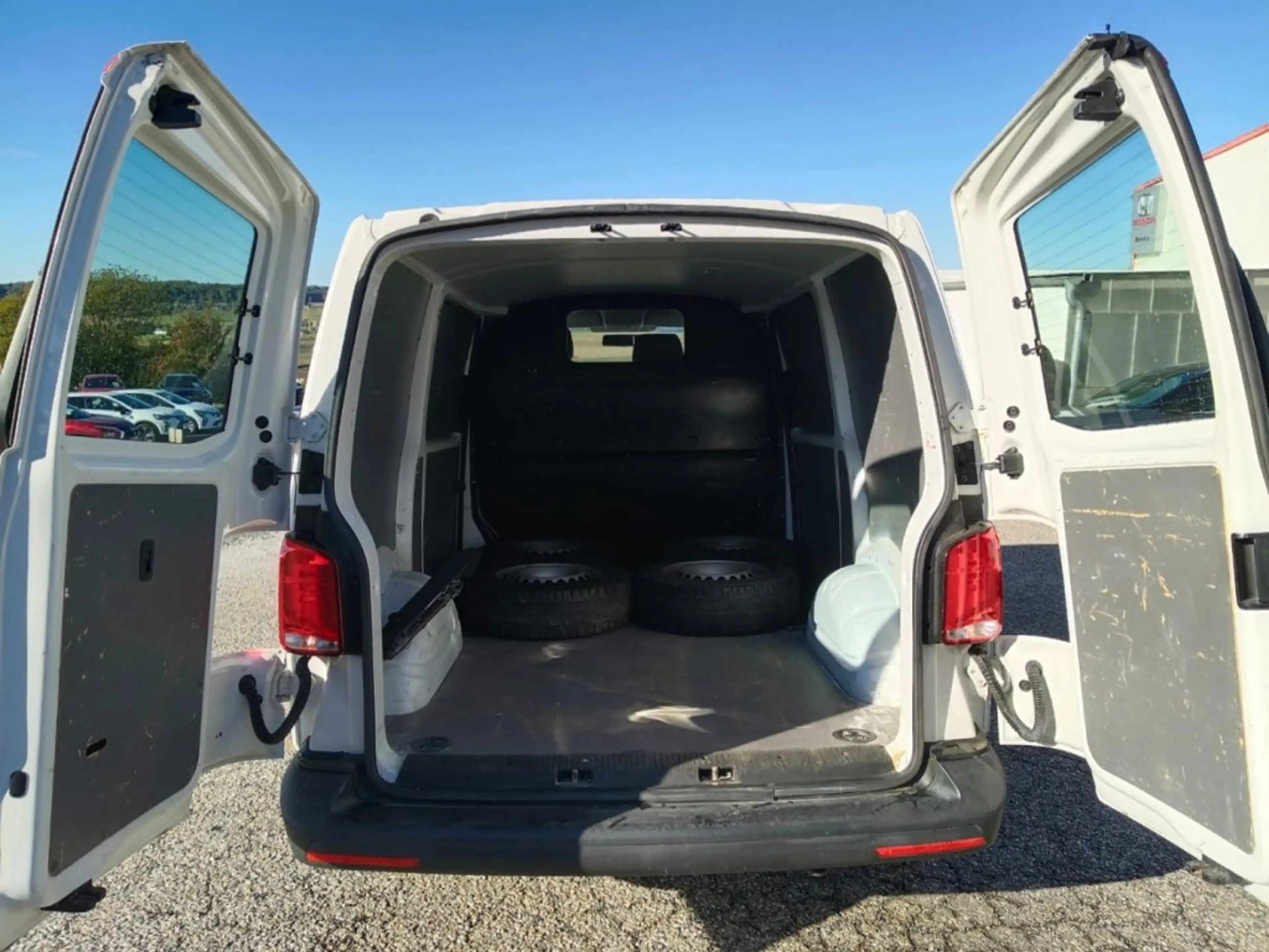Volkswagen Transporter T6 2,0 ENTRY TDI mit Servicehistorie — photo 9