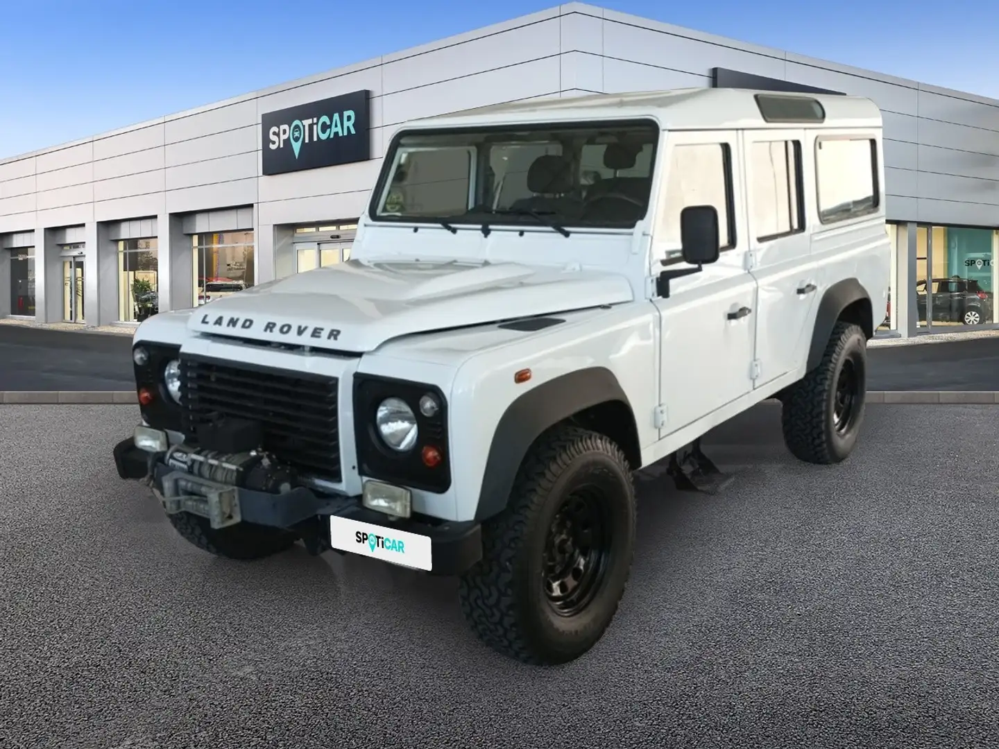 Land Rover Defender 110 SW E - 2