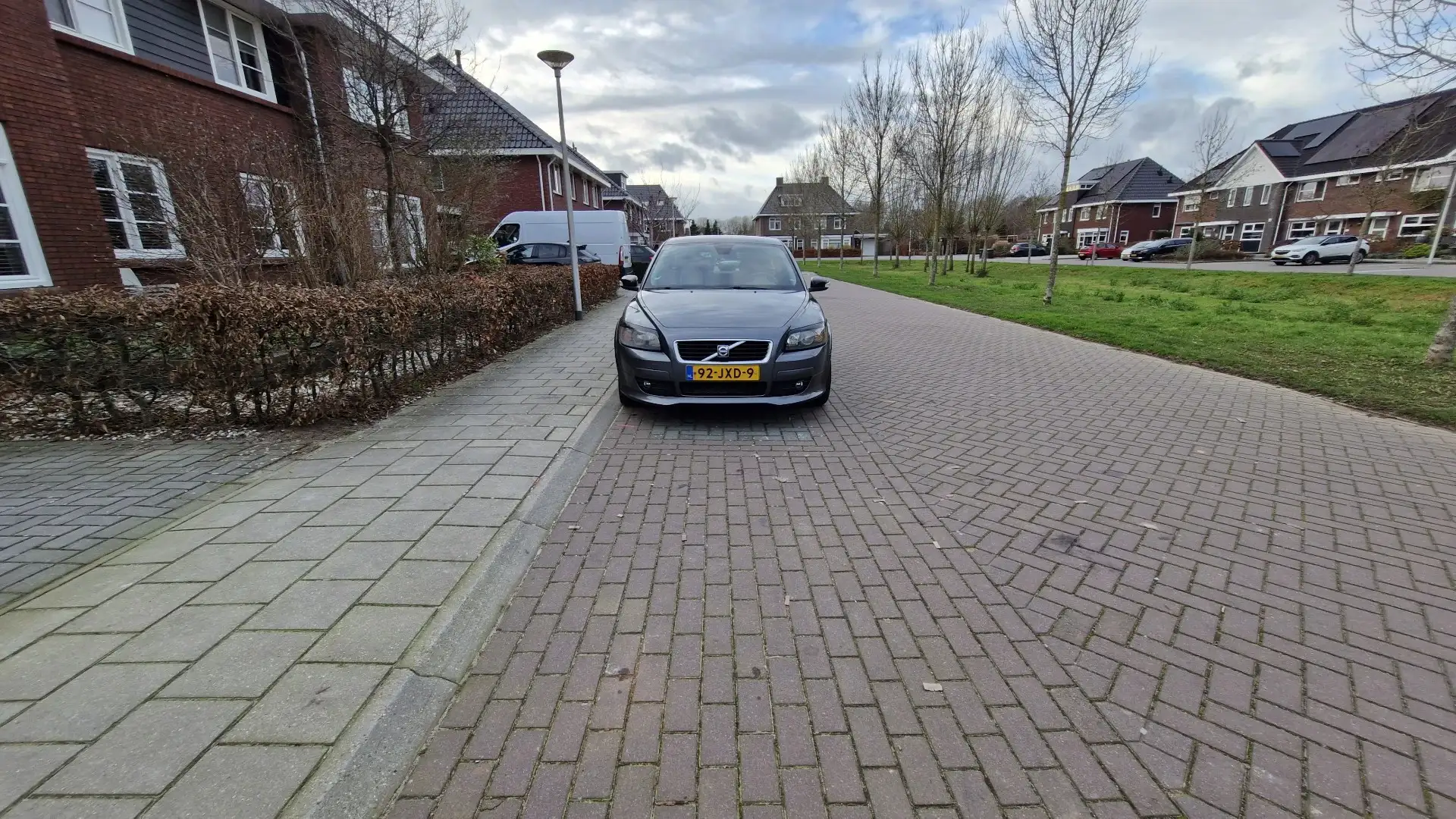 Volvo C30 1.8 Momentum R-Design Grijs - 2