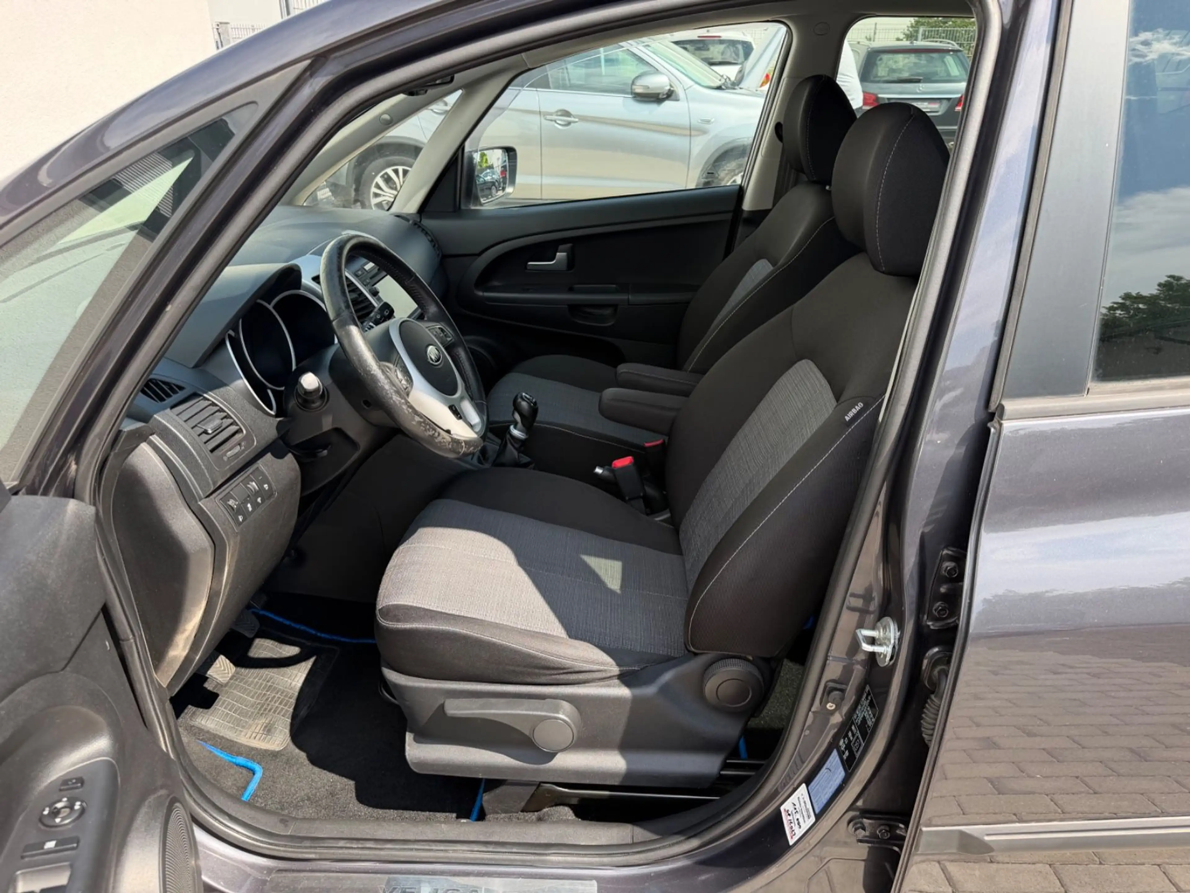 Kia Venga Spirit/SHZ/NAVI/KLIMAAUTO/PDC/EURO5 — photo 9
