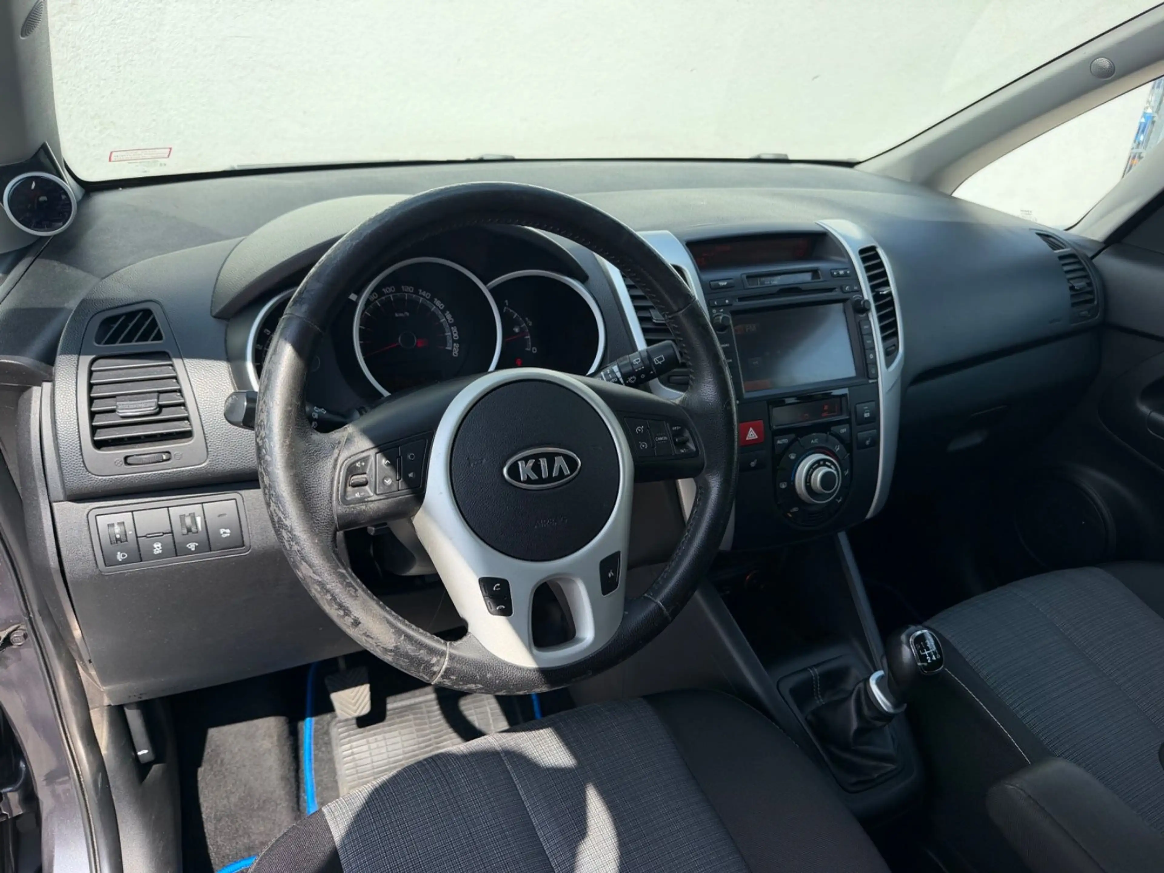 Kia Venga Spirit/SHZ/NAVI/KLIMAAUTO/PDC/EURO5 — photo 11