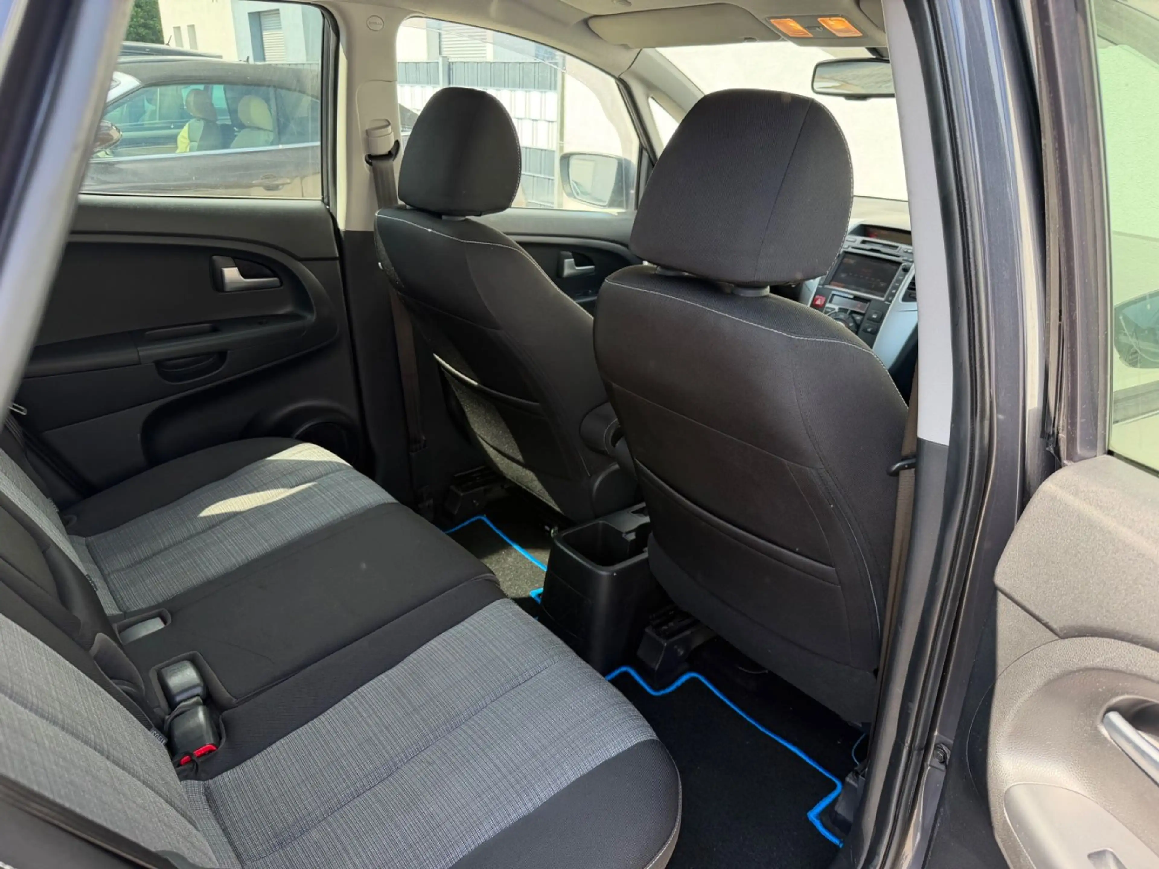 Kia Venga Spirit/SHZ/NAVI/KLIMAAUTO/PDC/EURO5 — photo 14