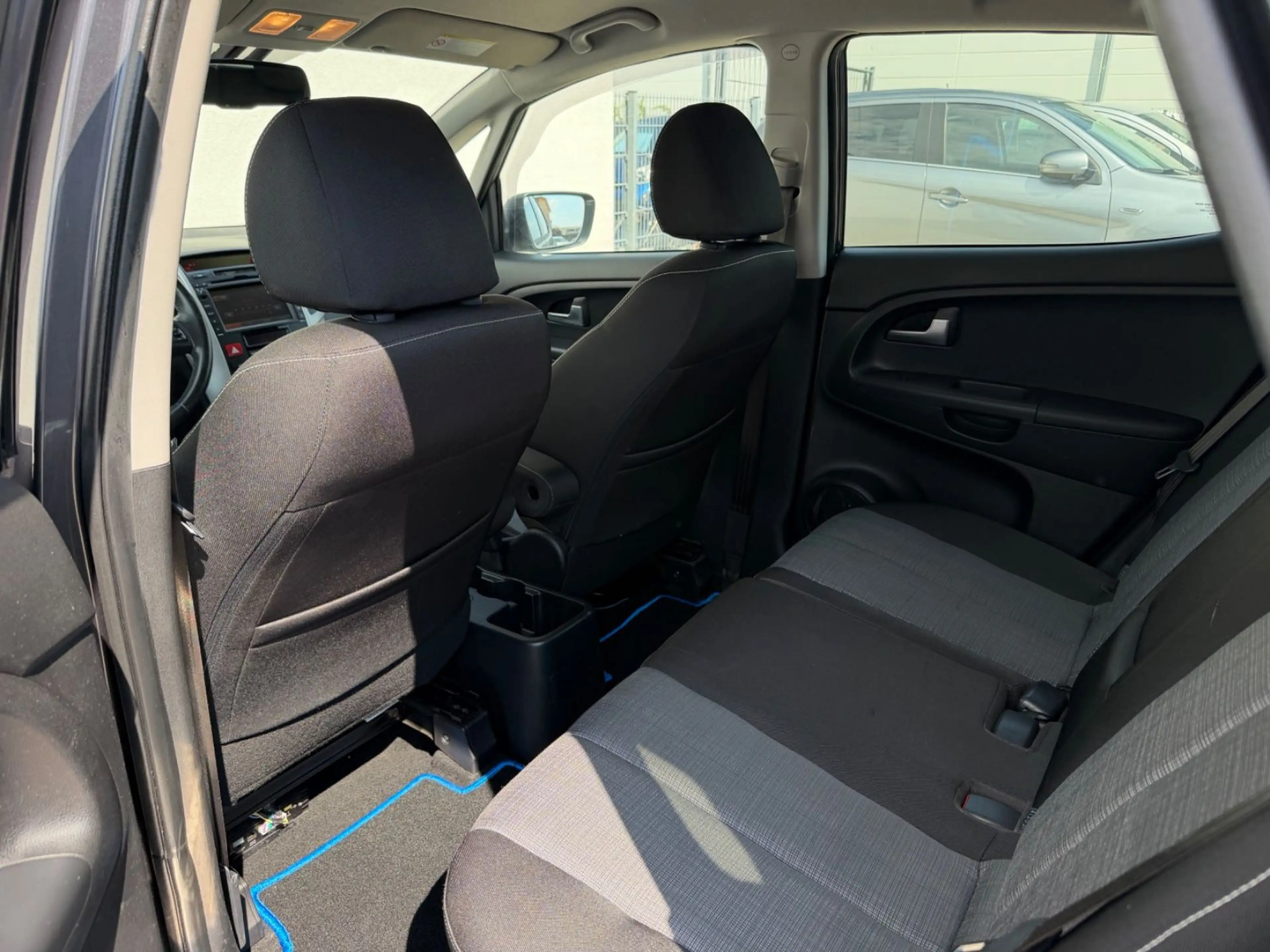 Kia Venga Spirit/SHZ/NAVI/KLIMAAUTO/PDC/EURO5 — photo 12