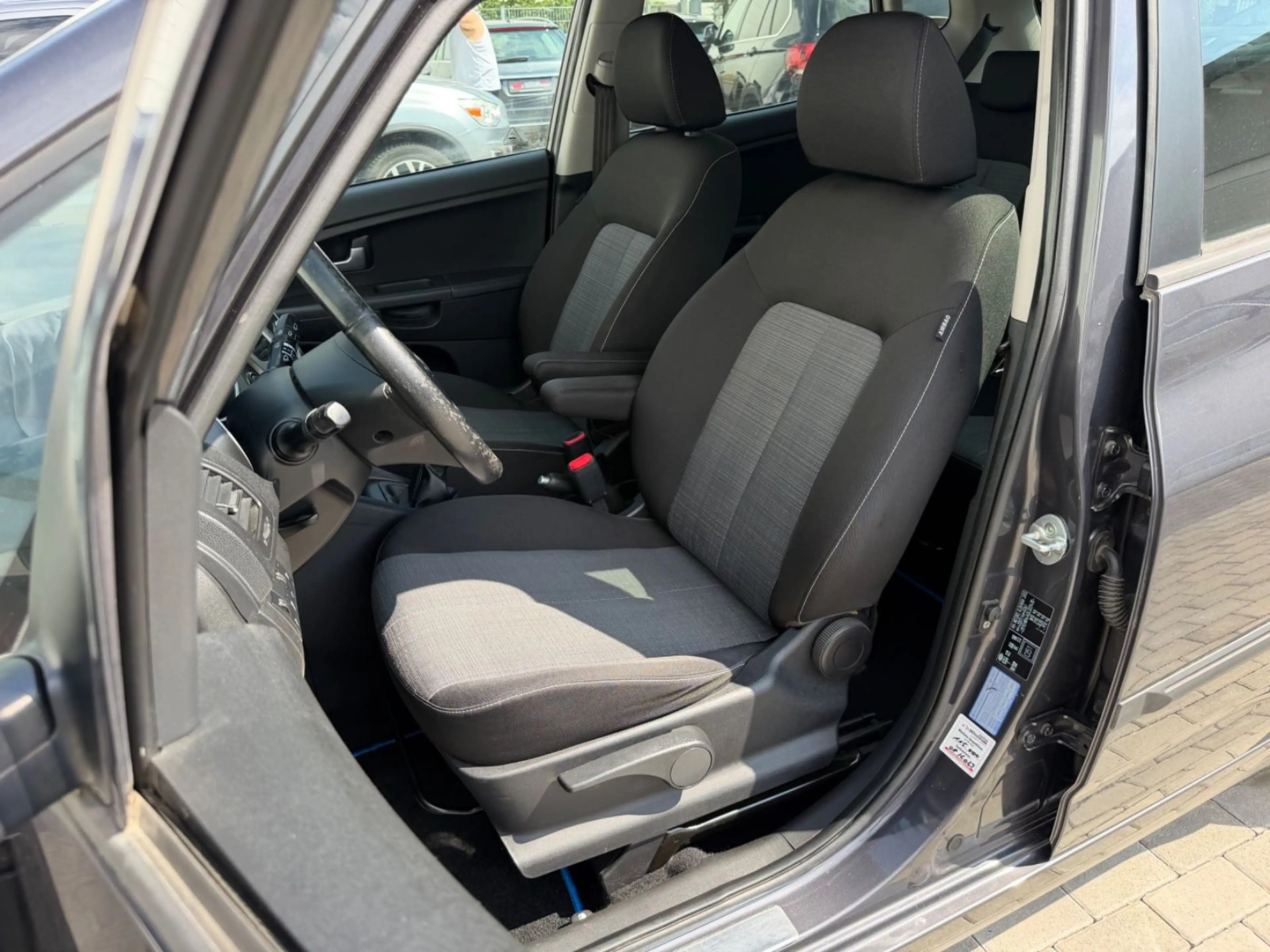 Kia Venga Spirit/SHZ/NAVI/KLIMAAUTO/PDC/EURO5 — photo 10