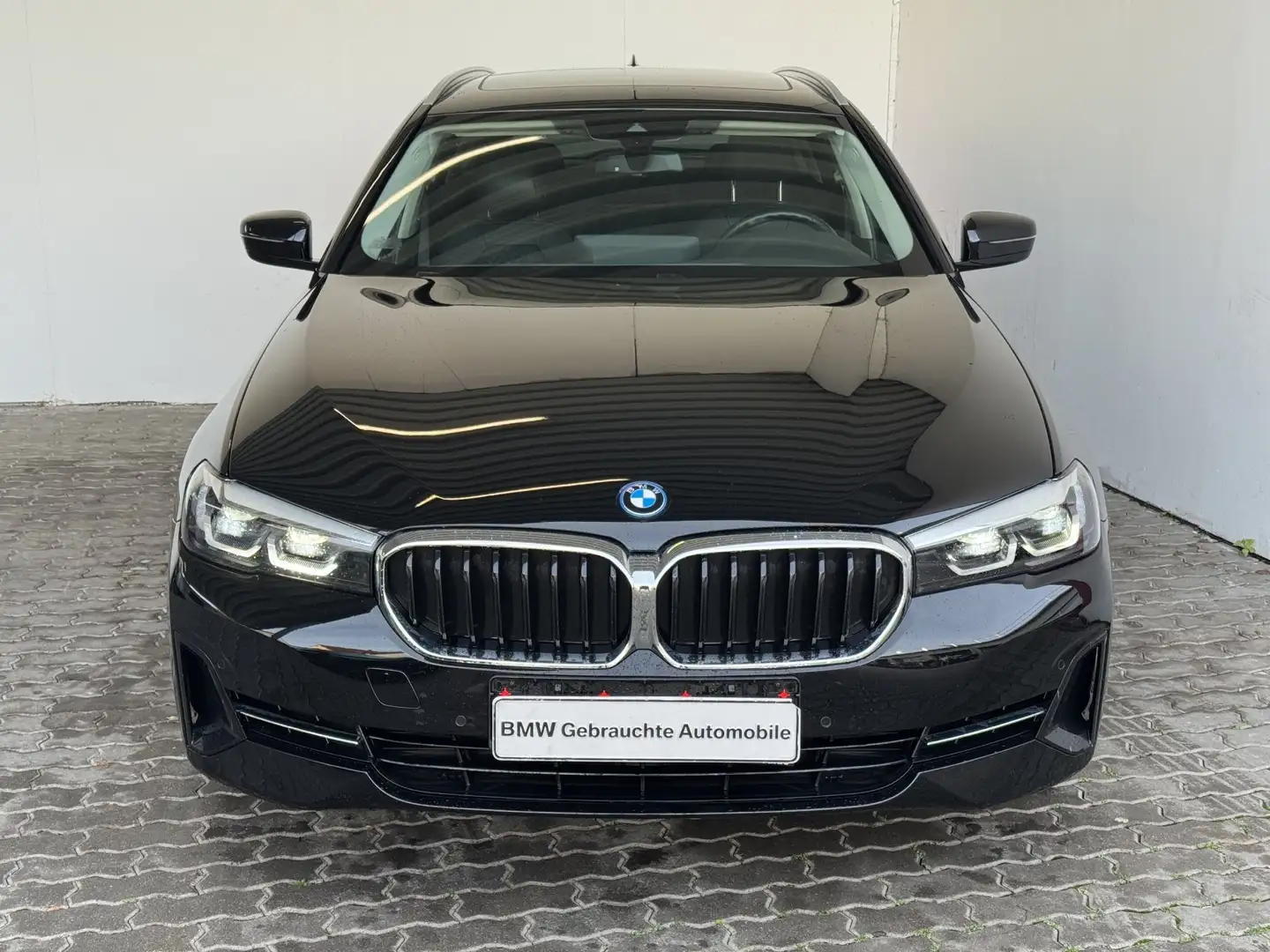 BMW 530 e Tour. Navi.LED.RFK.Pano.HiFi.WLAN.SportSitz Schwarz - 2