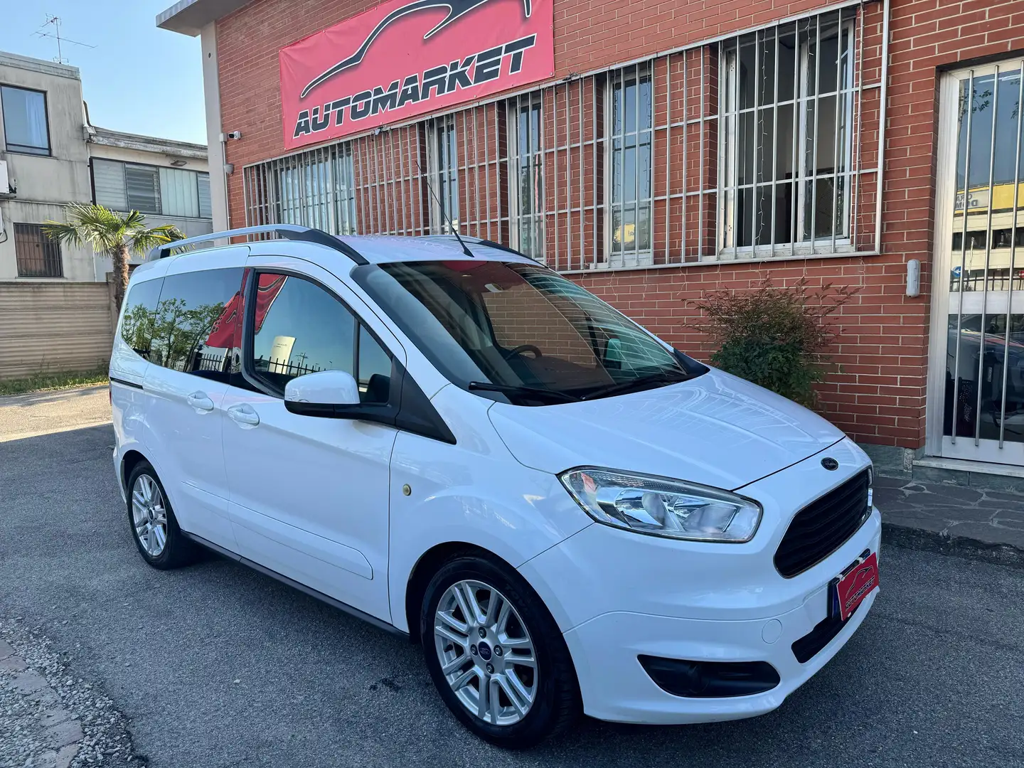 Ford Tourneo Courier 1.0 Ecoboost 100cv Titanium Bianco - 1
