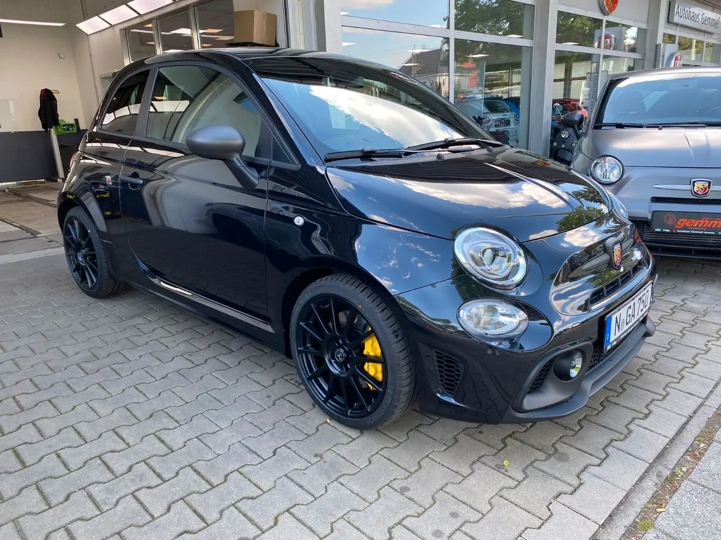 Abarth 695 Automatik / Linea Competitzione / BEATS Negro - 1