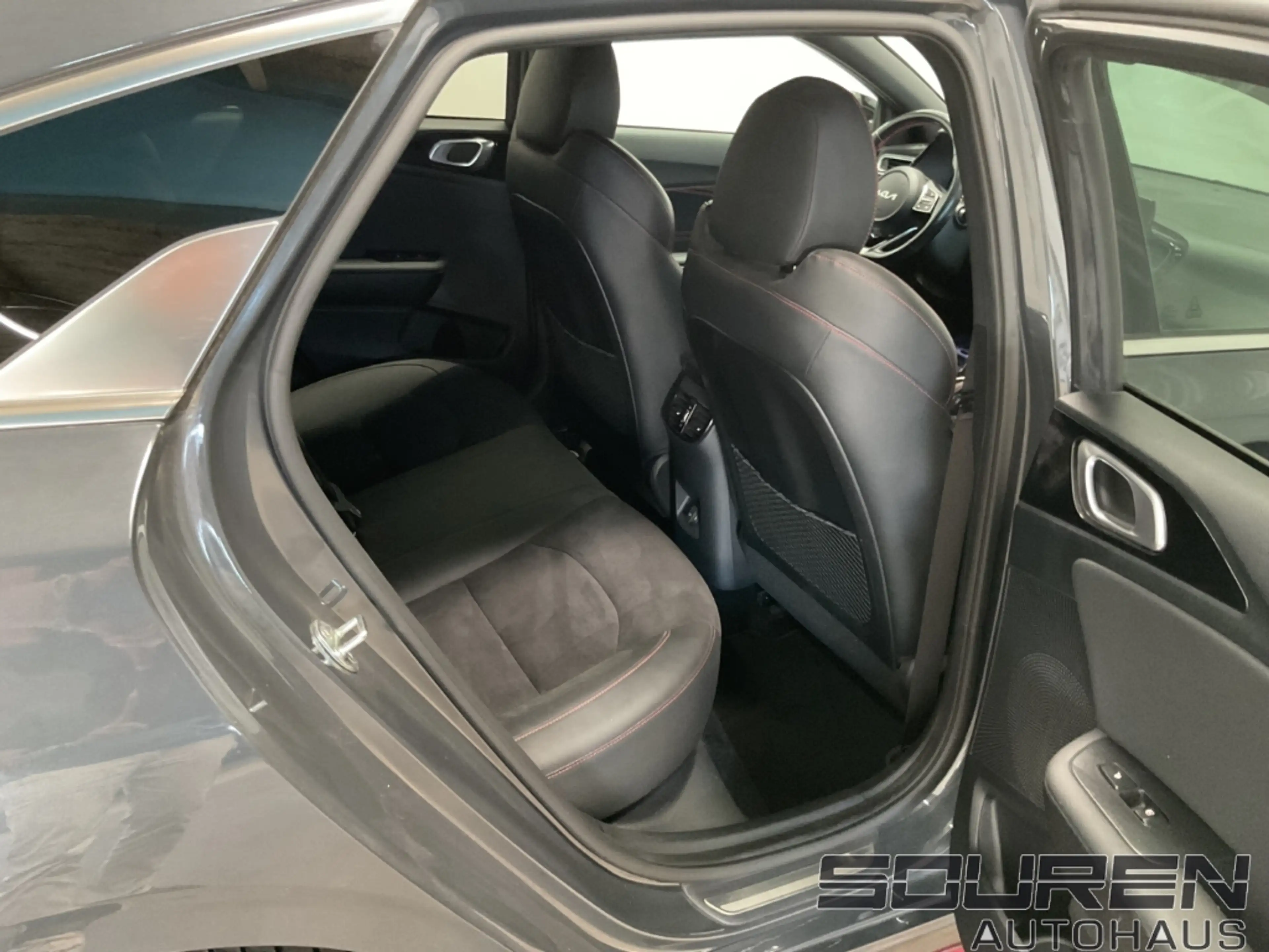 Kia ProCeed / pro_cee'd 1.6 T-GDI GT Komfort-Paket *1.Hand* — photo 9
