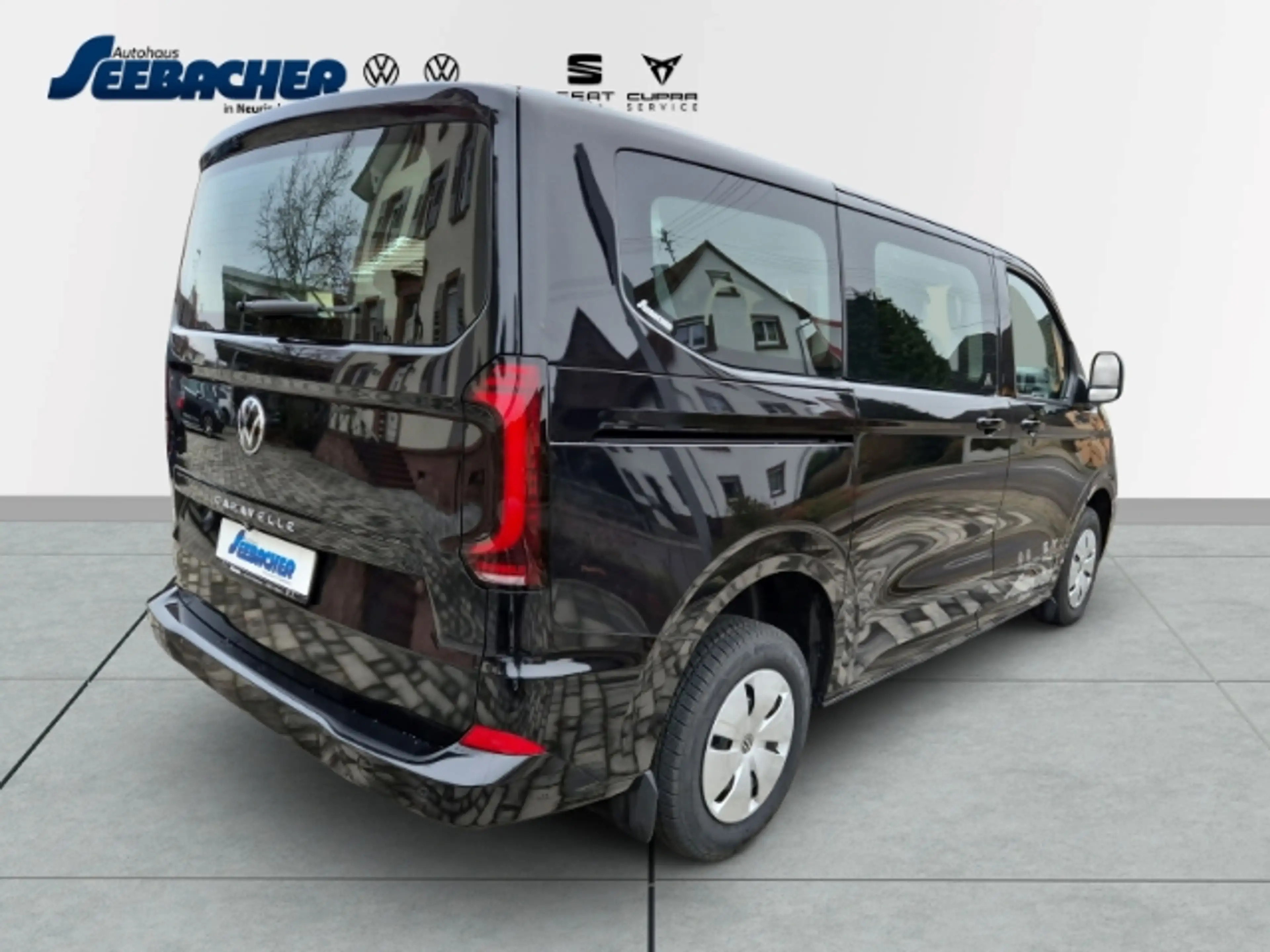 Volkswagen T7 Caravelle *Life* 2.0 TDi Automatic *LED*Navi*AHK* — photo 2