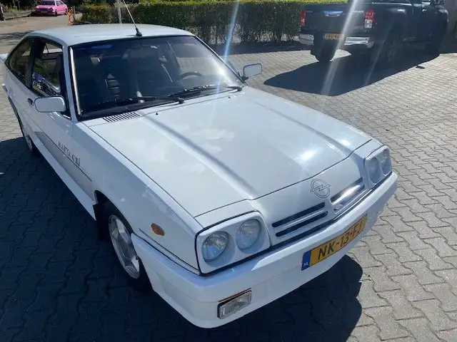 Opel Manta 2.0i GS/i combi