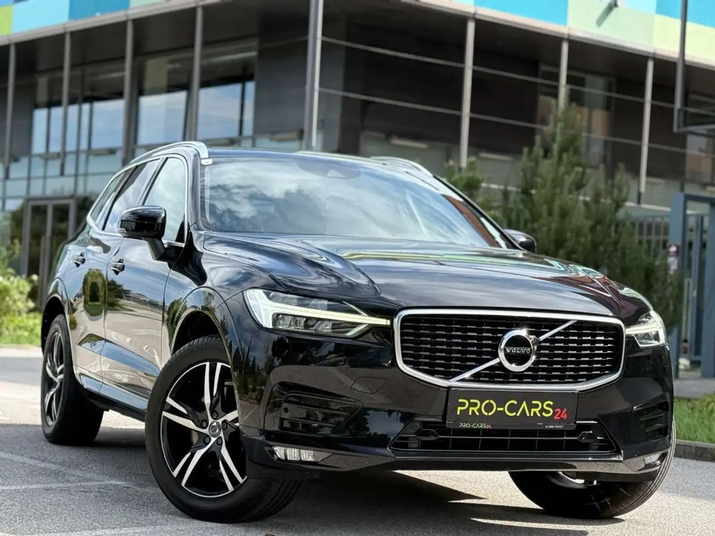 Volvo XC60 // R-Design // AWD // GARANTIE Schwarz - 1