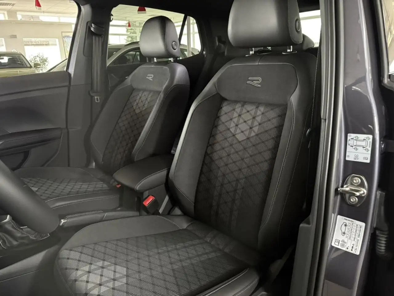 Volkswagen T-Cross 1.5 TSI 110 kW R-Line Klima Rückfahrkamera 7