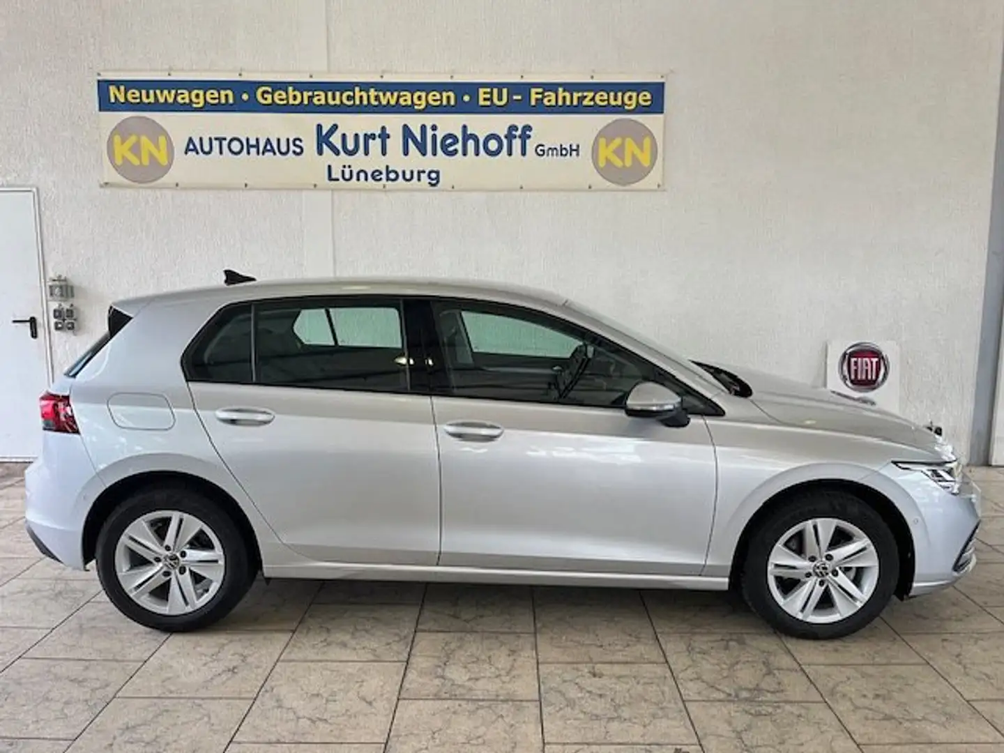Volkswagen Golf VIII Lim. Life +Navi +LED +Sitzheizung Argent - 1