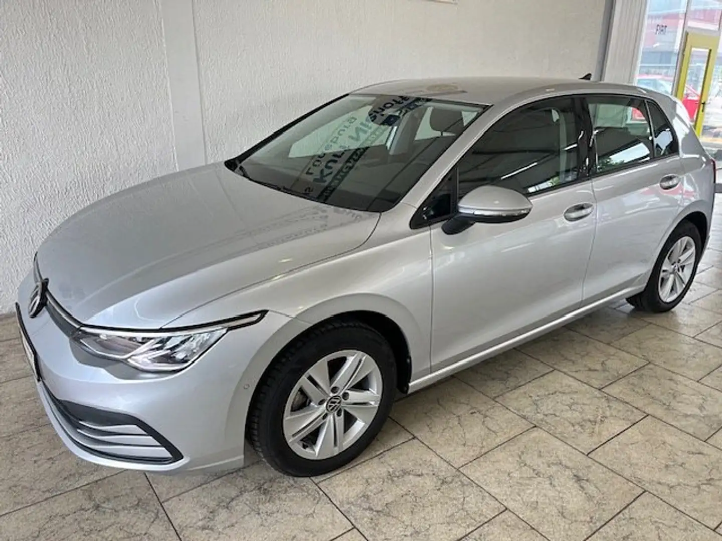 Volkswagen Golf VIII Lim. Life +Navi +LED +Sitzheizung Argent - 2