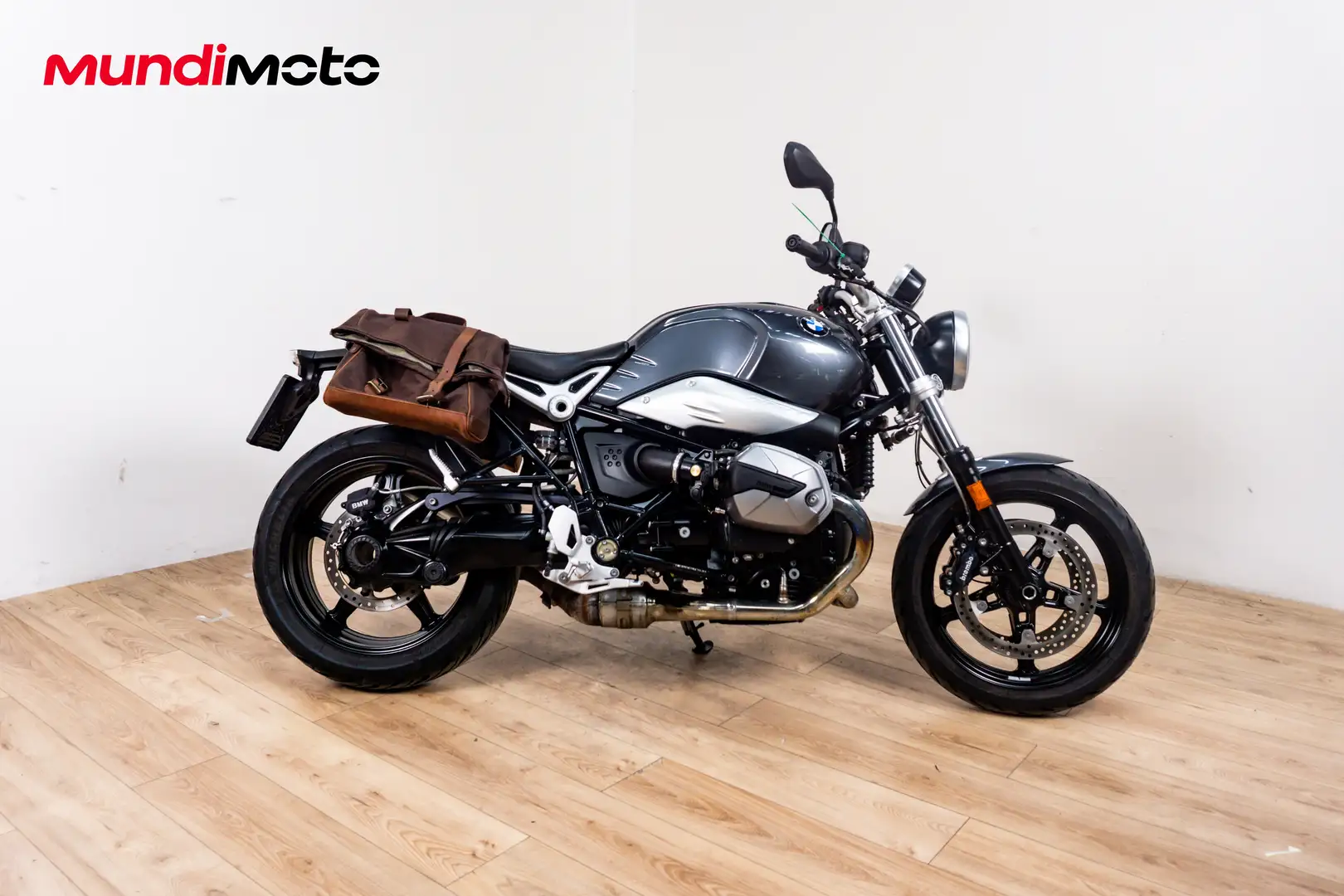 BMW R nineT - 1