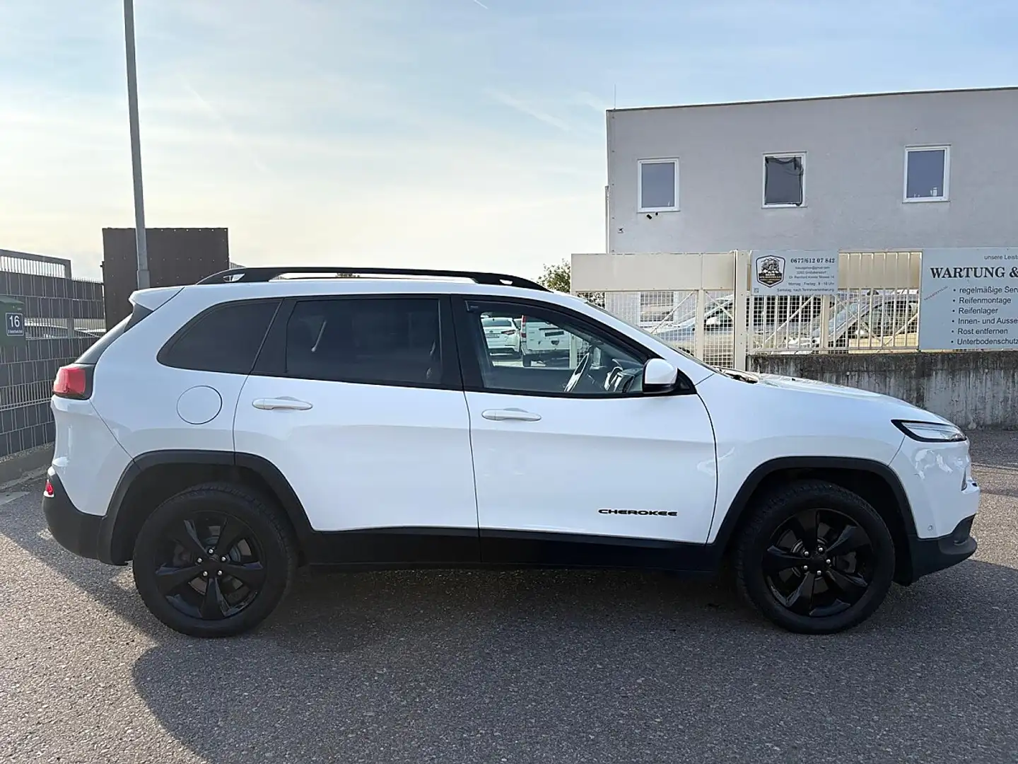 Jeep Cherokee 2,2 MultiJet II AWD Limited Aut.**80.000km** Weiß - 2