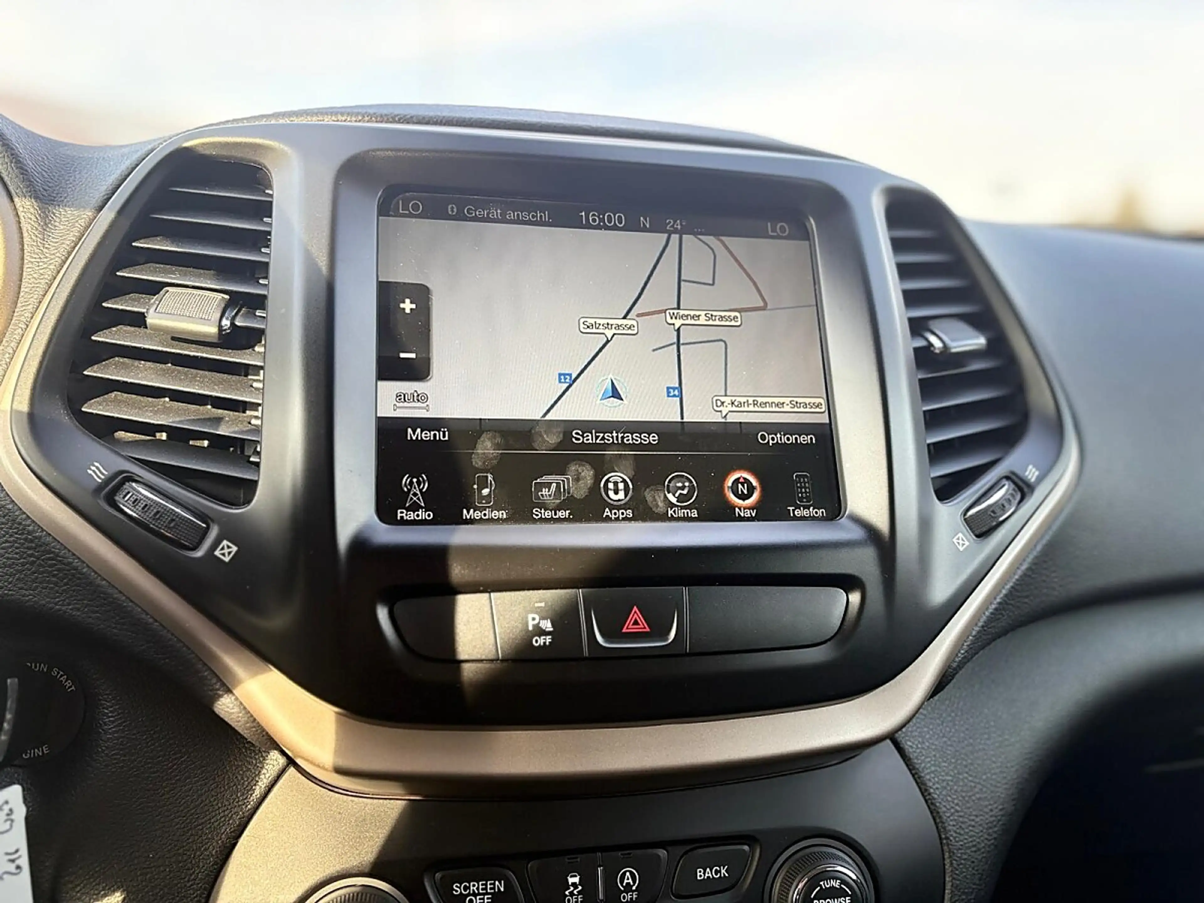 Jeep Cherokee 2,2 MultiJet II AWD Limited Aut.**80.000km** — photo 11