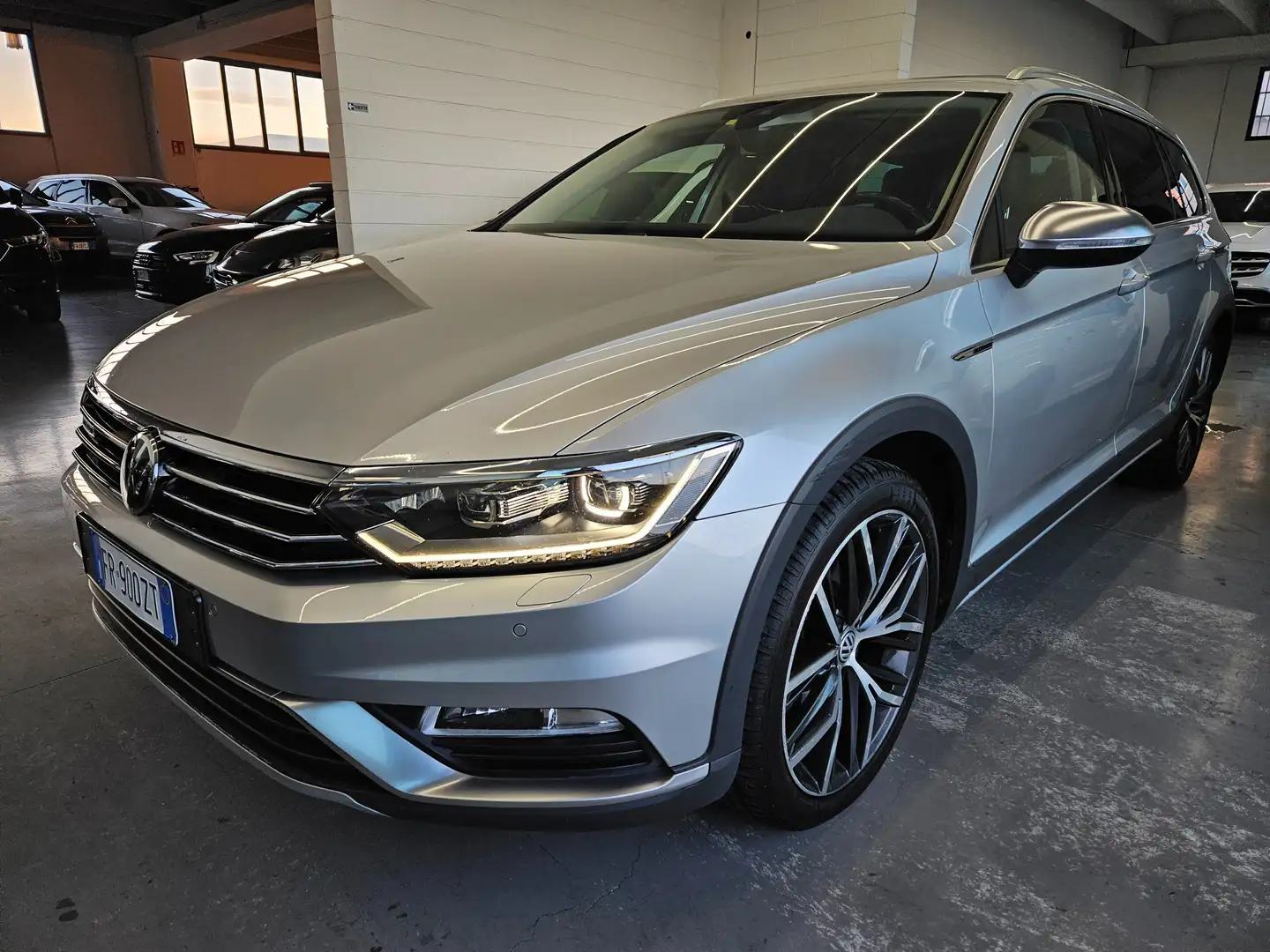 Volkswagen Passat Alltrack Passat VIII 2015 Alltrack 2.0 bitdi 4motion  dsg Argento - 2