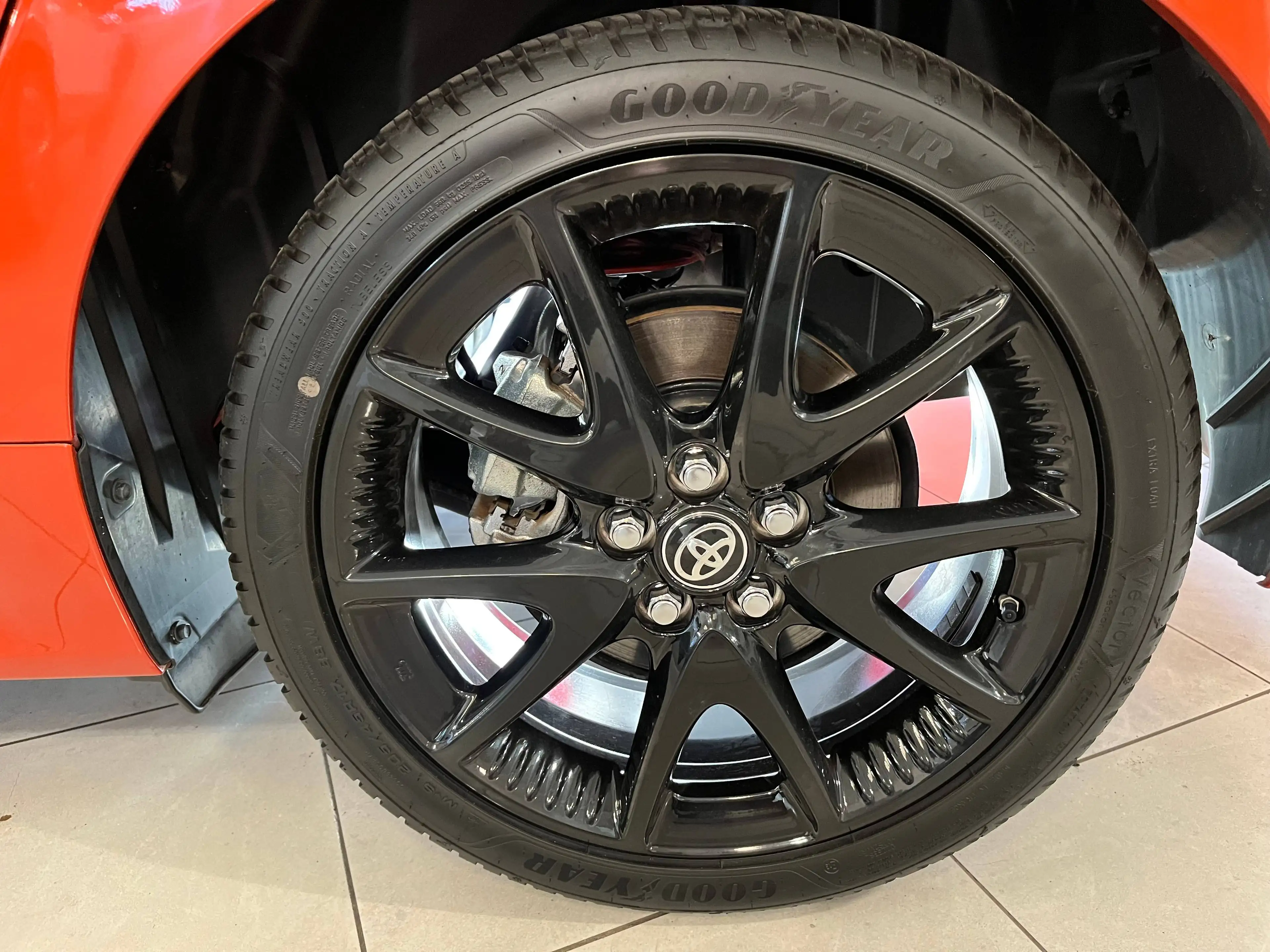 Toyota Yaris STYLE HYBRID — photo 5
