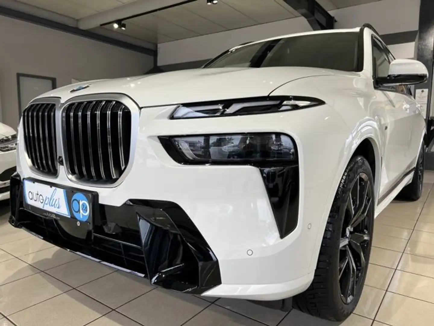 BMW X7 xDrive40d M-Sport 22" SkyLounge ACC Standhzg Wit - 2