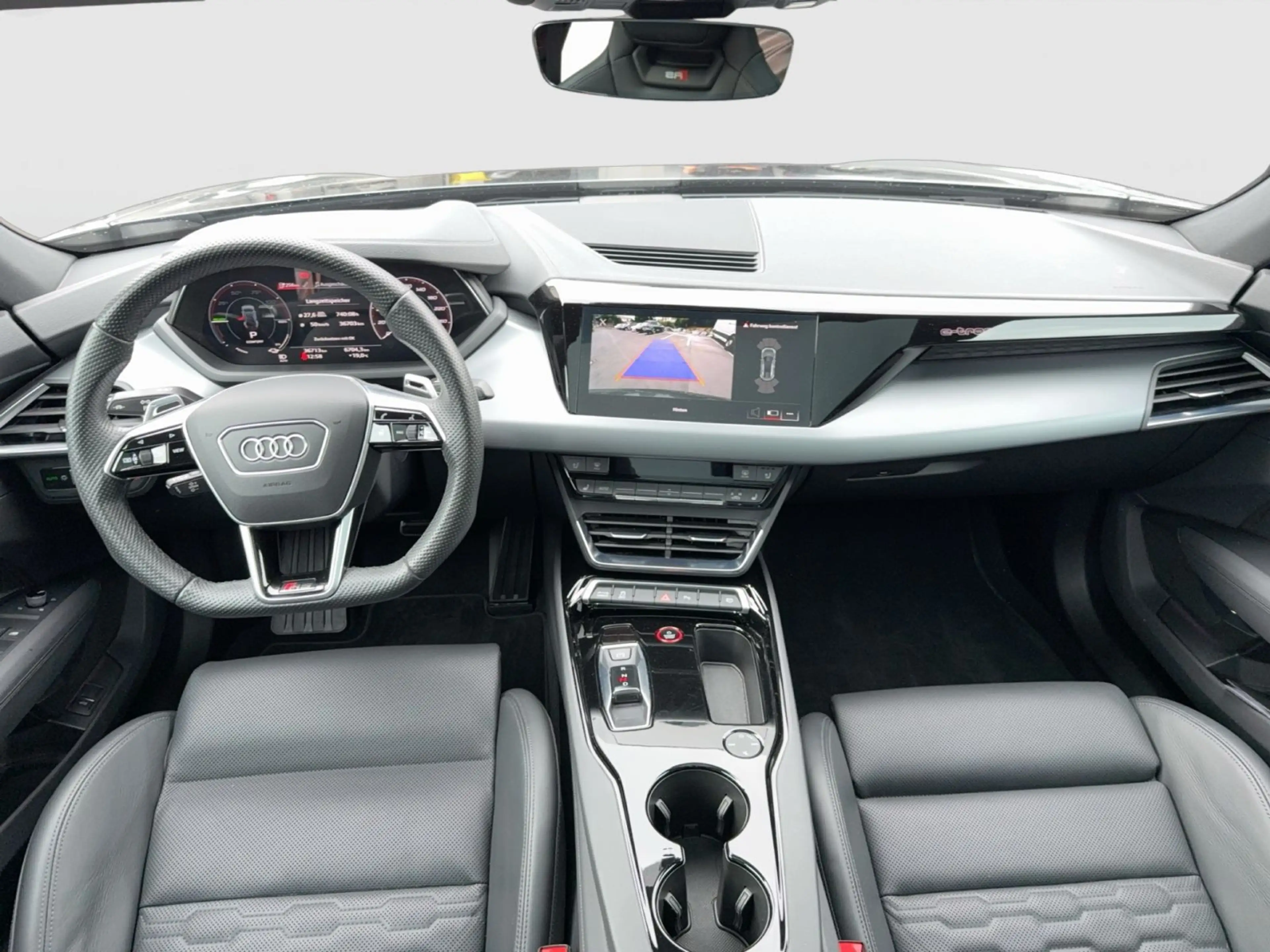 Audi RS e-tron GT quattro MATRIX KAM LUFT PANO SHZ — photo 12