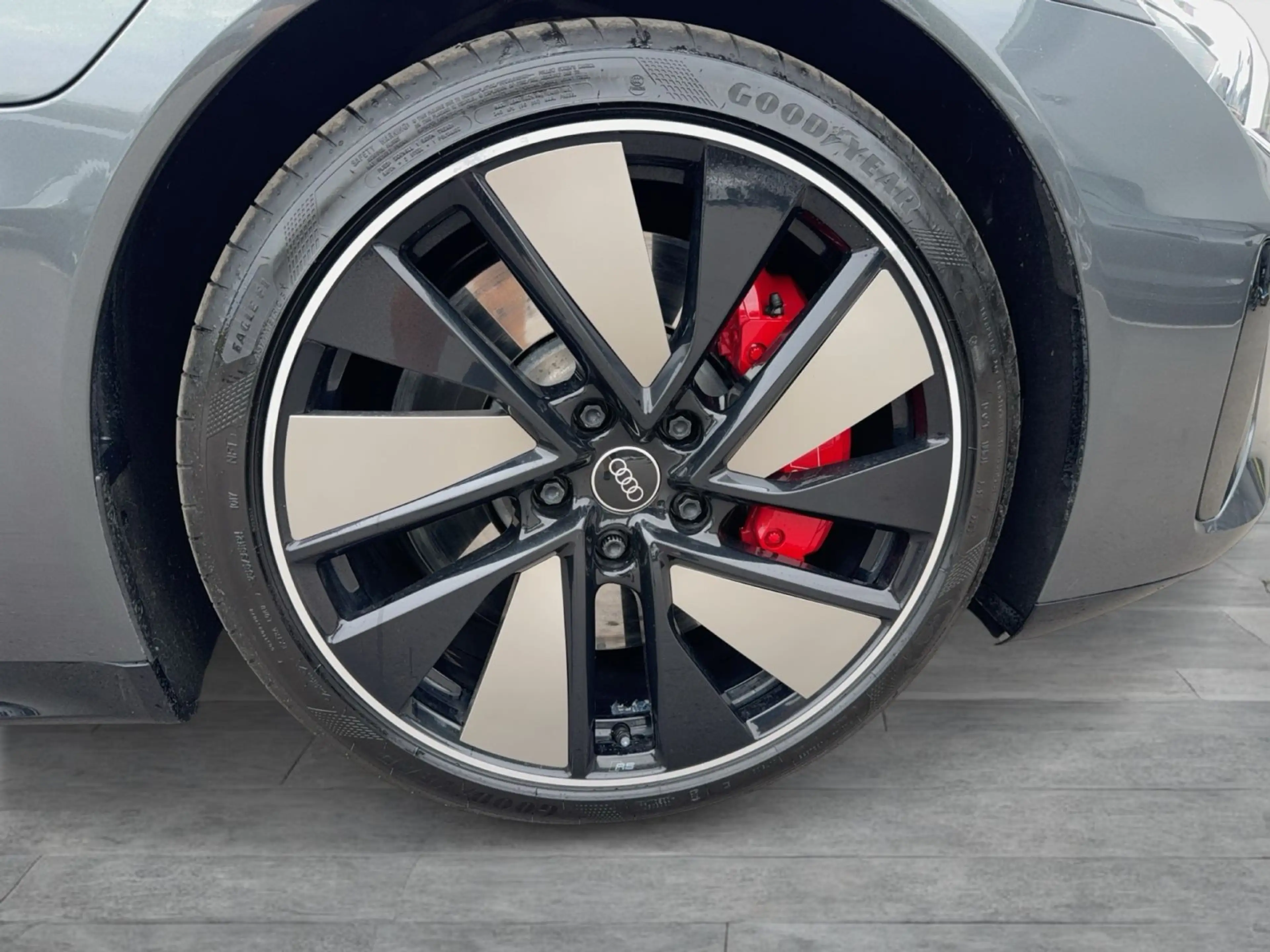 Audi RS e-tron GT quattro MATRIX KAM LUFT PANO SHZ — photo 8