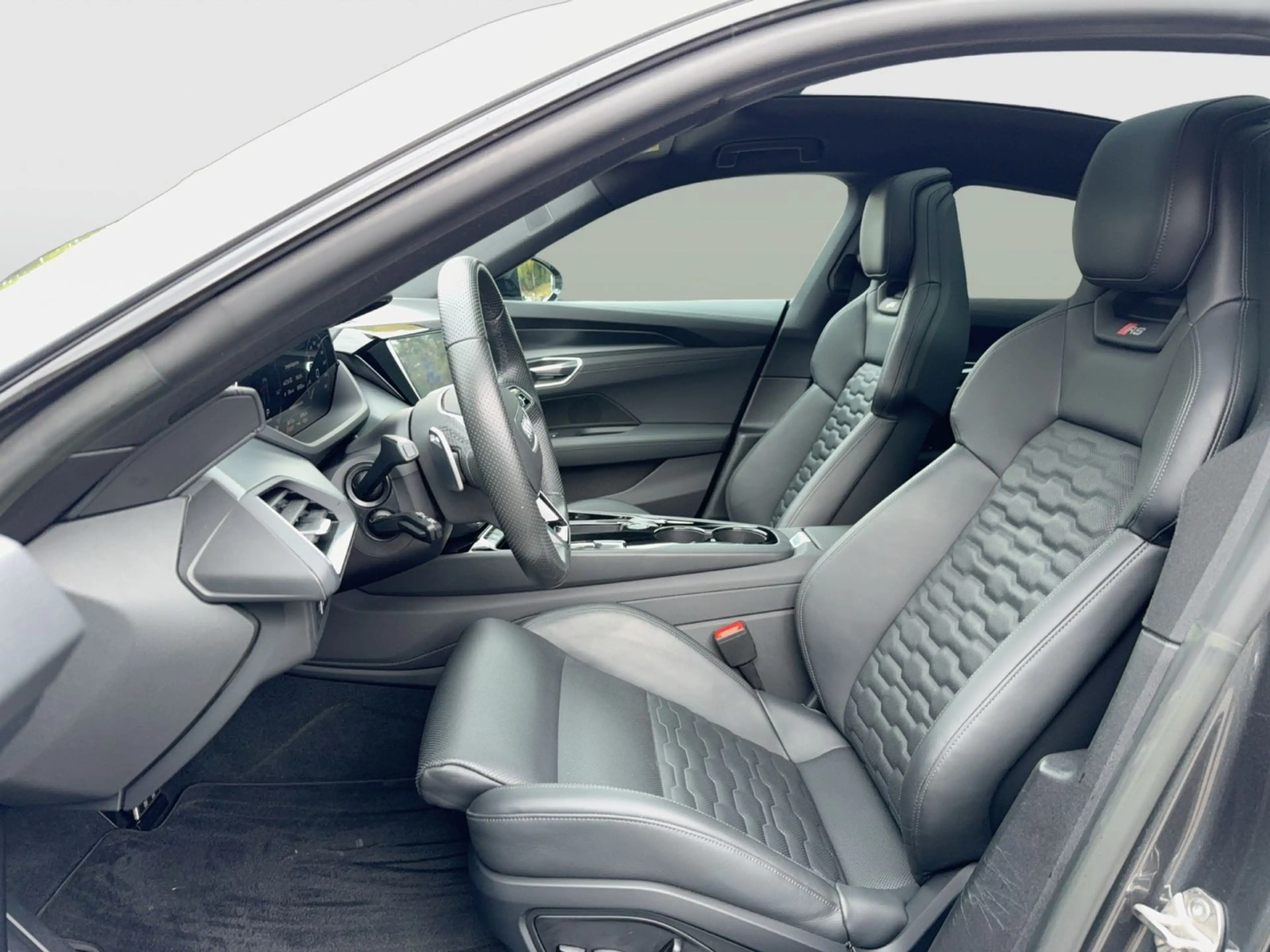 Audi RS e-tron GT quattro MATRIX KAM LUFT PANO SHZ — photo 10