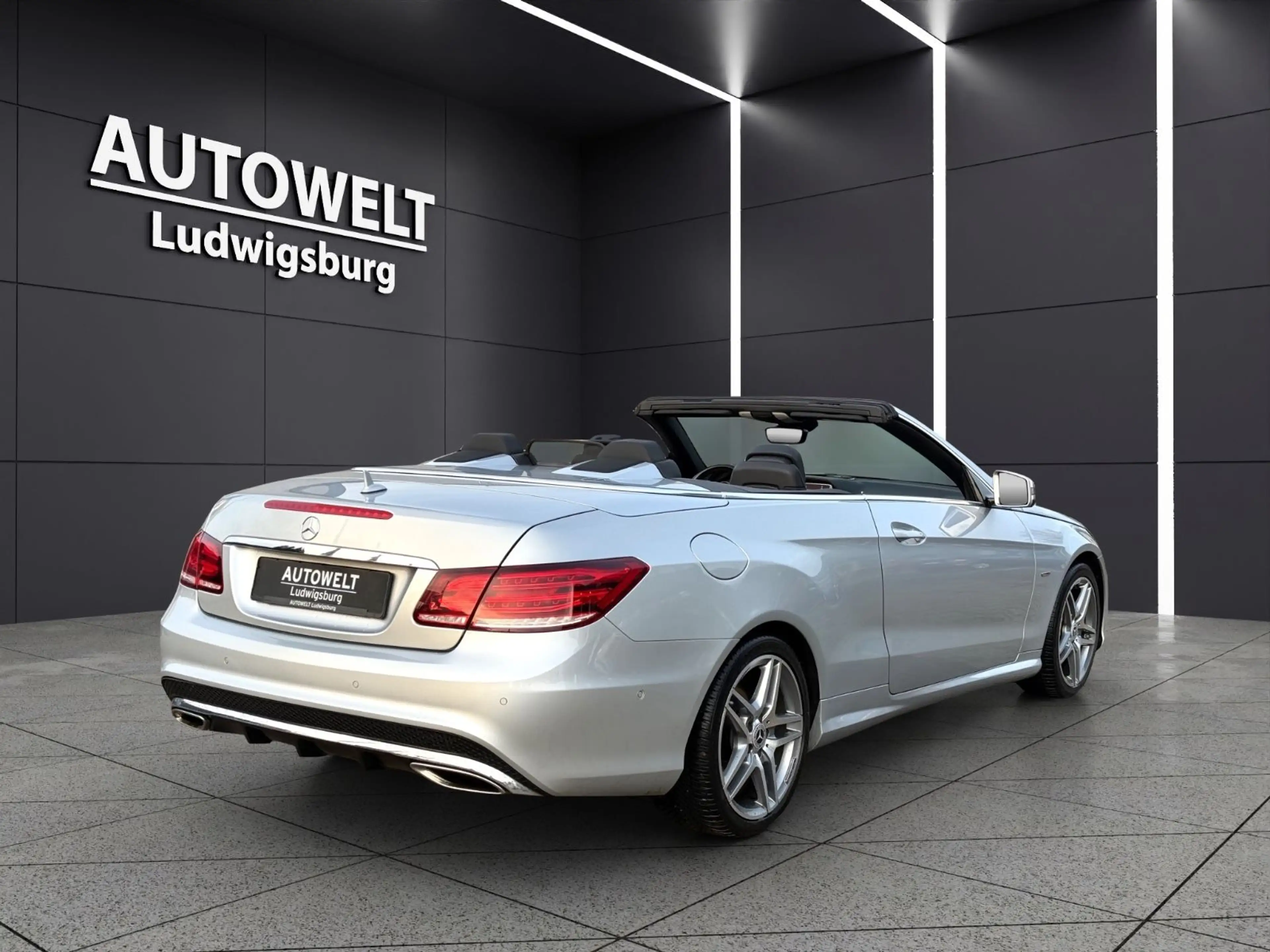 Mercedes-Benz E 250 Cabrio AMG Line LED-NAVI-LEDER-AIR-PDC-ALU — photo 5