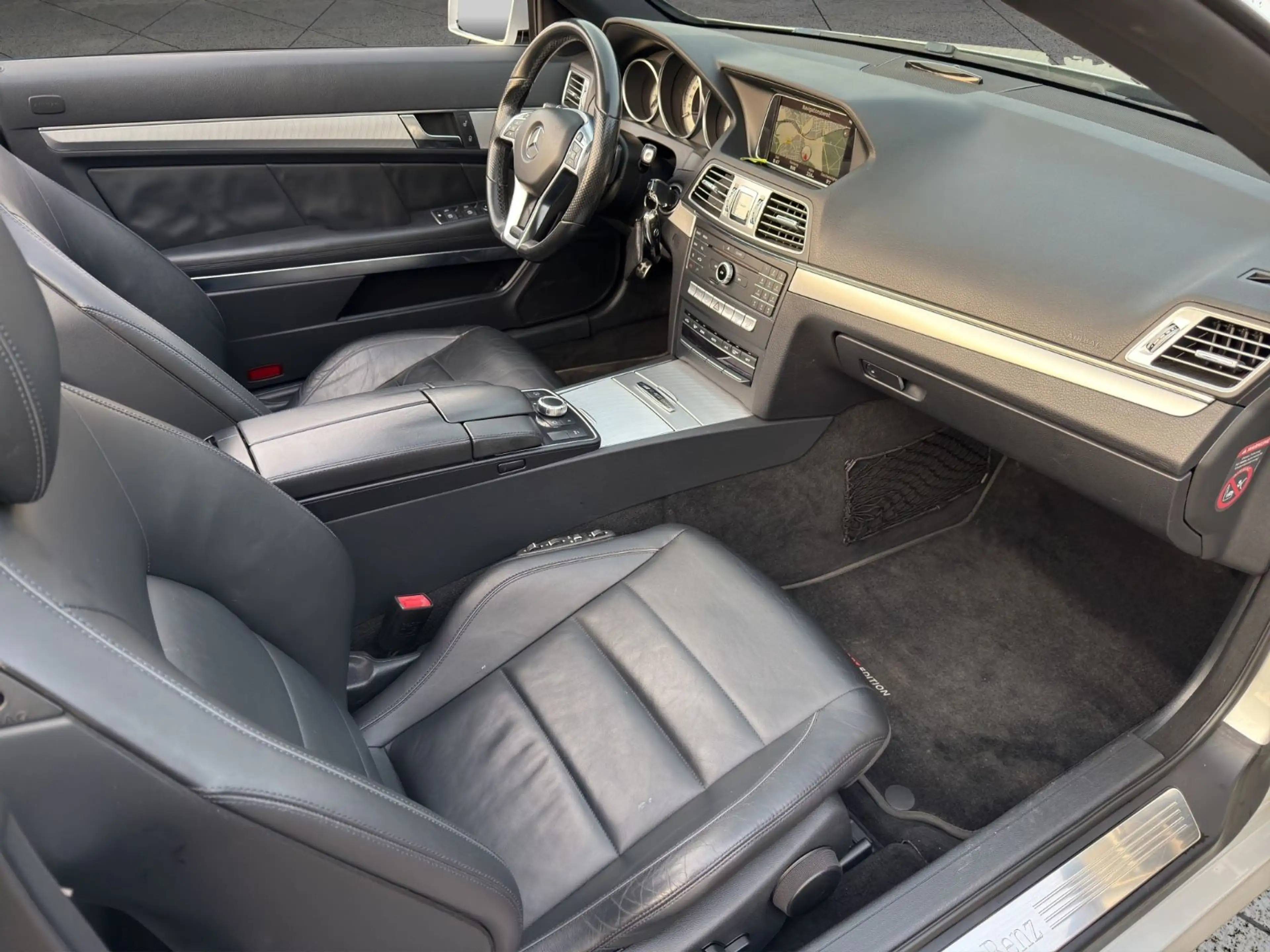 Mercedes-Benz E 250 Cabrio AMG Line LED-NAVI-LEDER-AIR-PDC-ALU — photo 14